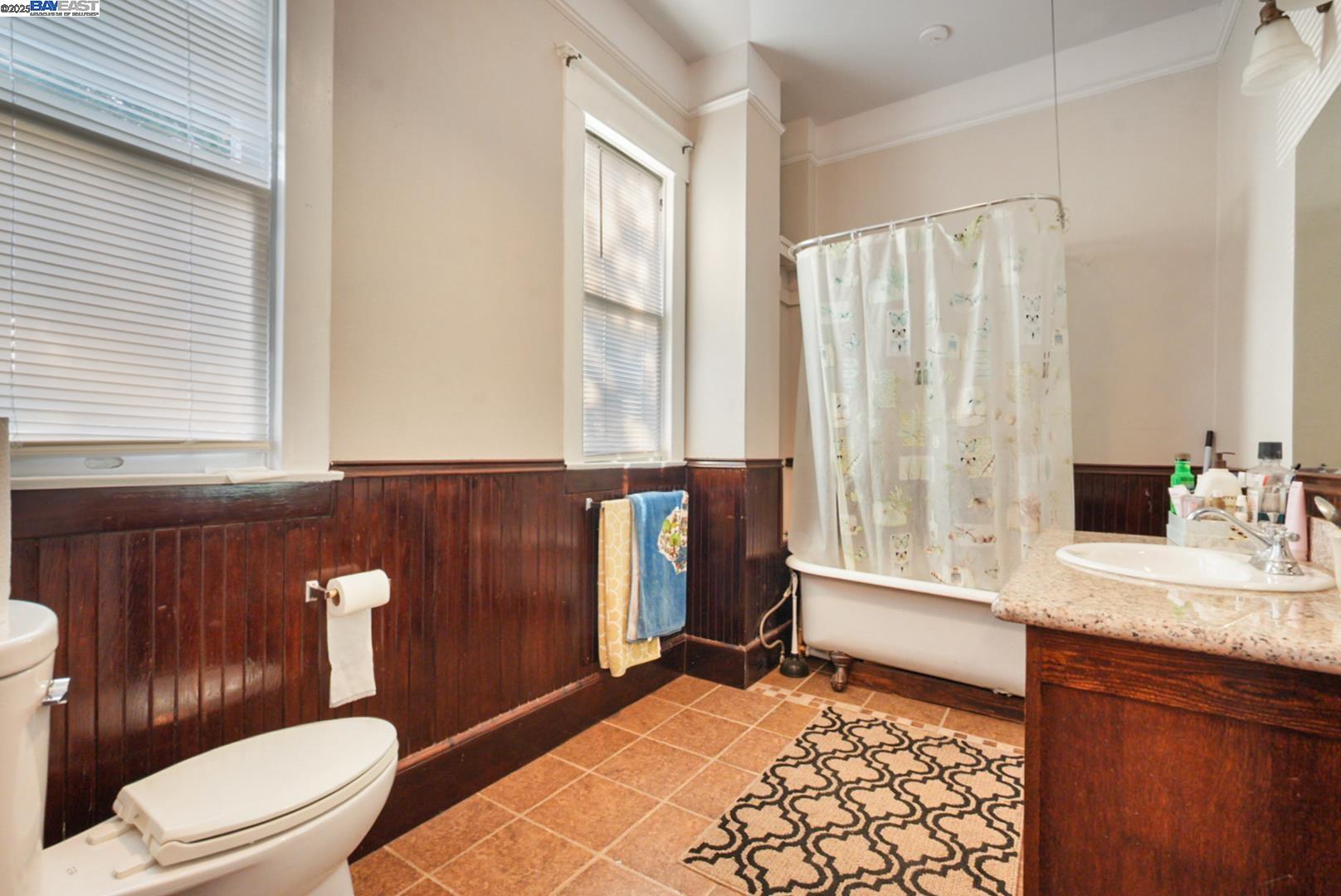 Detail Gallery Image 16 of 28 For 825 N San Joaquin Street, Stockton,  CA 95202 - 5 Beds | 3 Baths