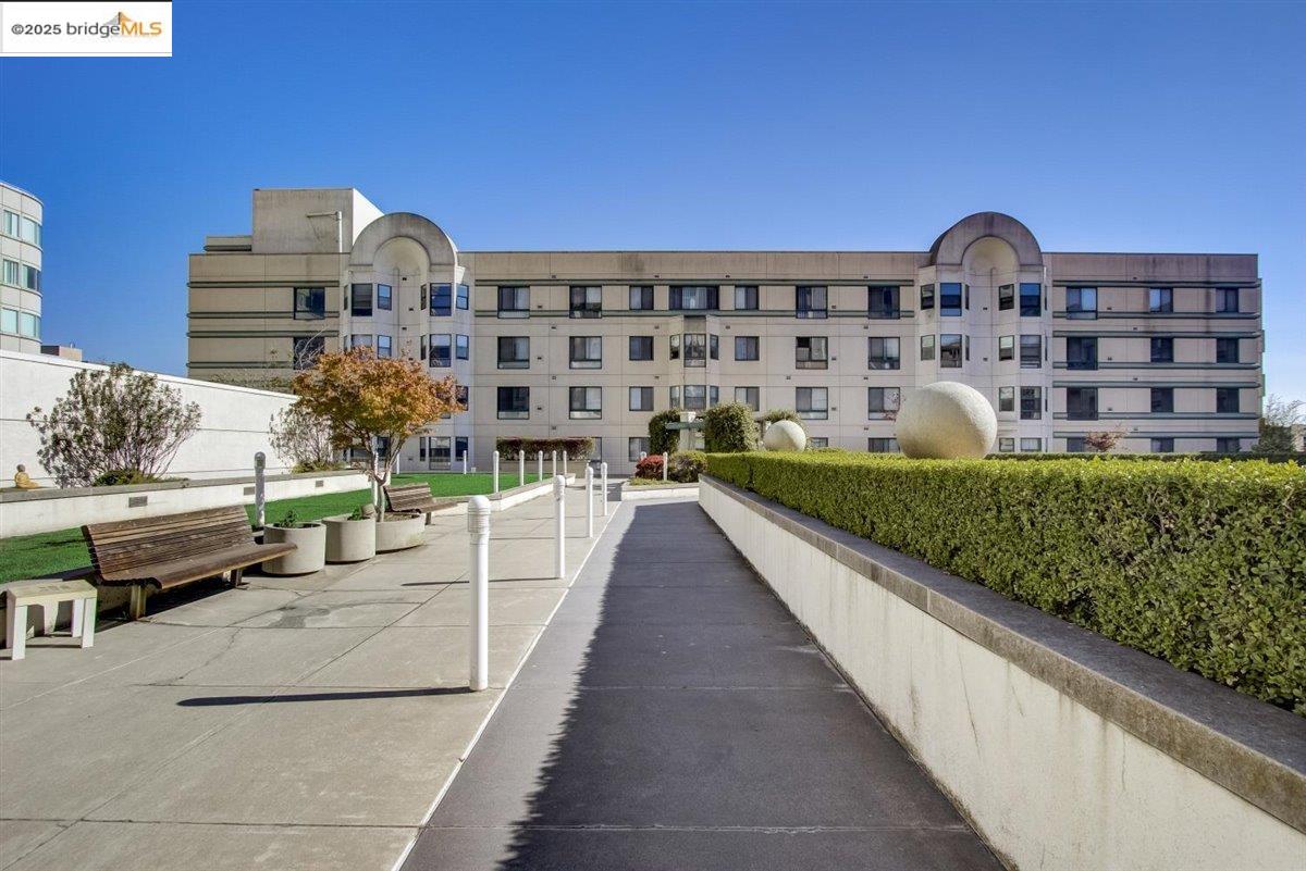 MLS: 41113396 Condo For Sale