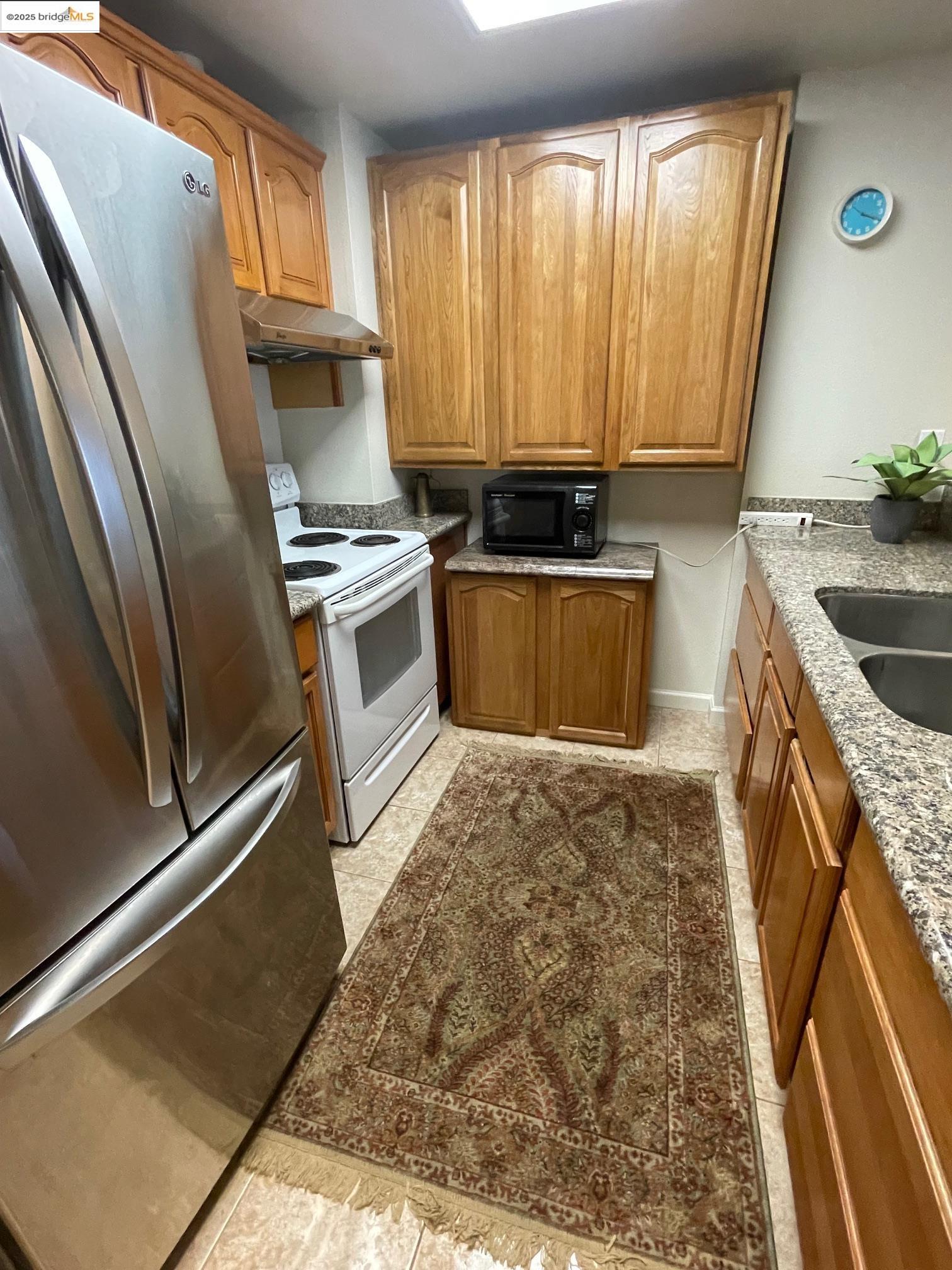 Photo #4: 41113396 Listing: Photo #4