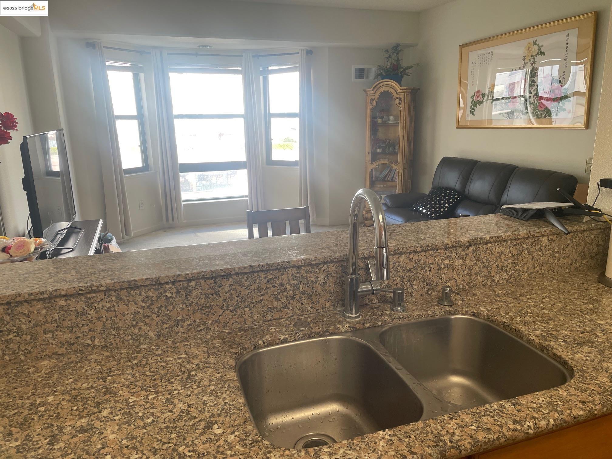 Photo #4: 41113396 Listing 