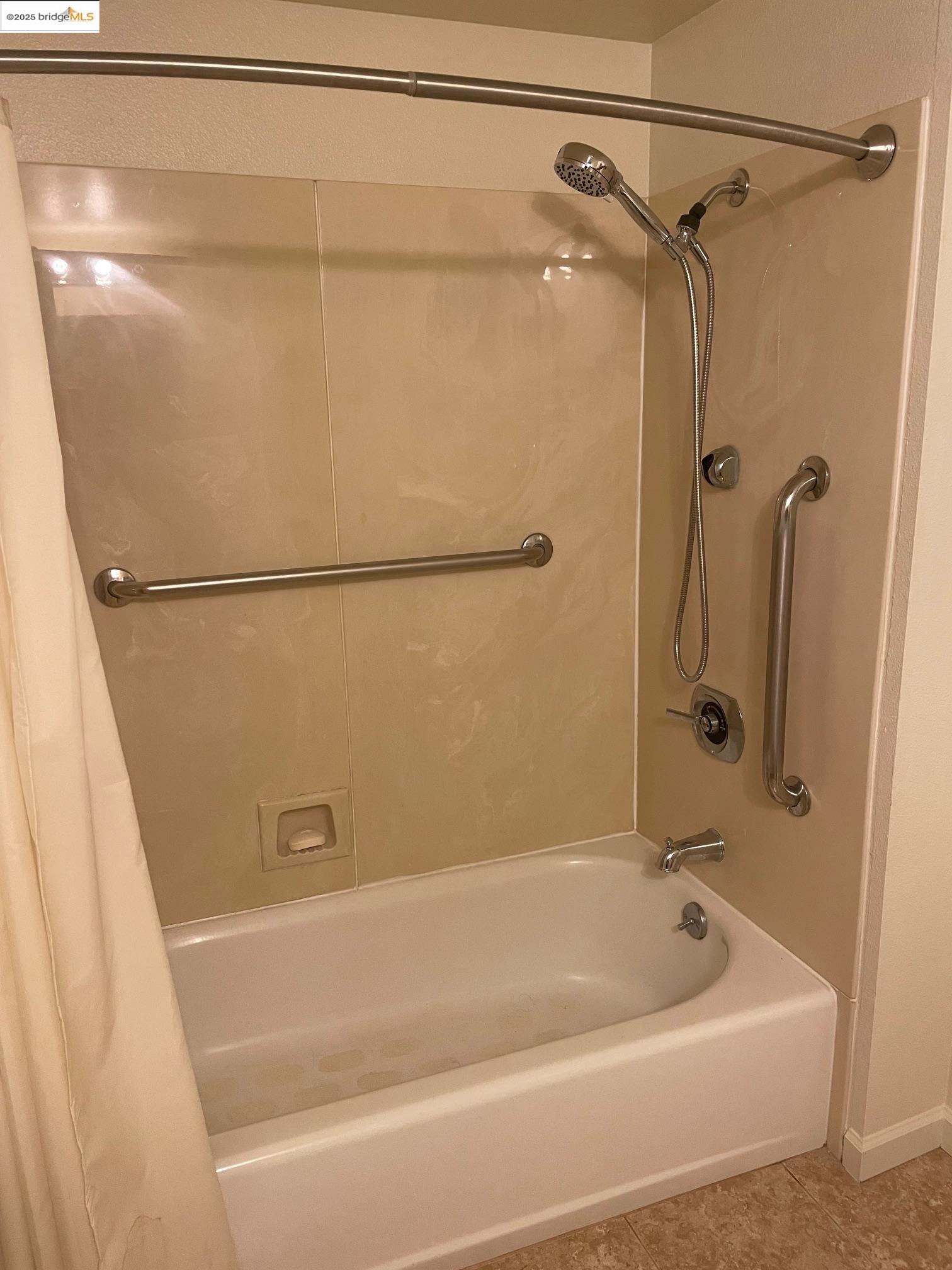 Photo #7: 41113396 Listing: Photo #7