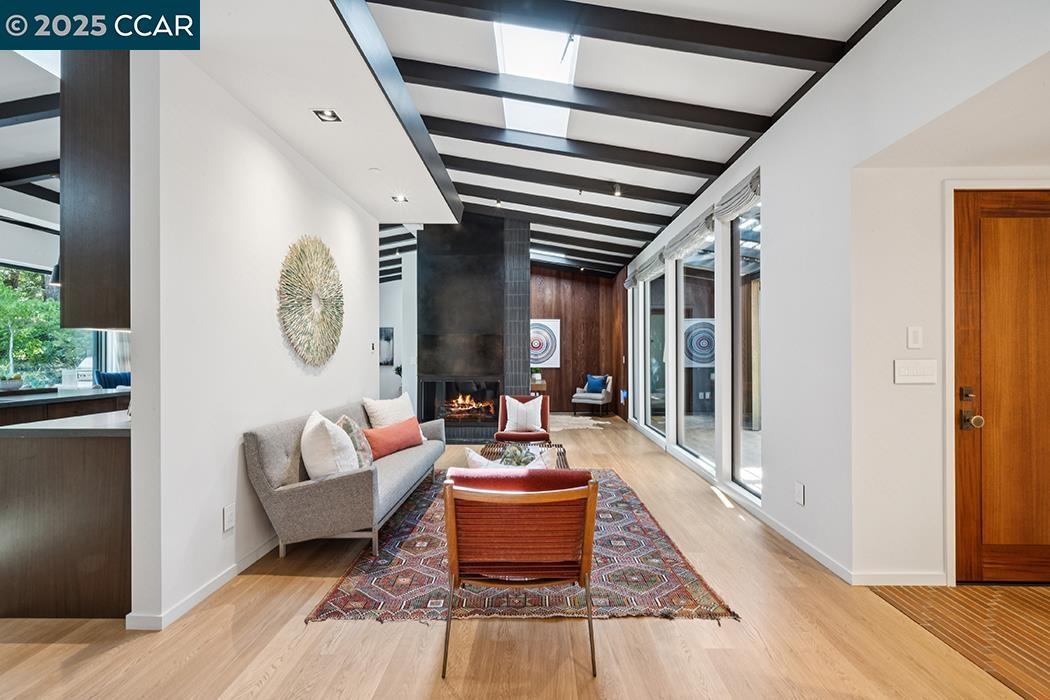 Detail Gallery Image 5 of 48 For 840 Broadmoor Ct, Lafayette,  CA 94549 - 4 Beds | 3 Baths