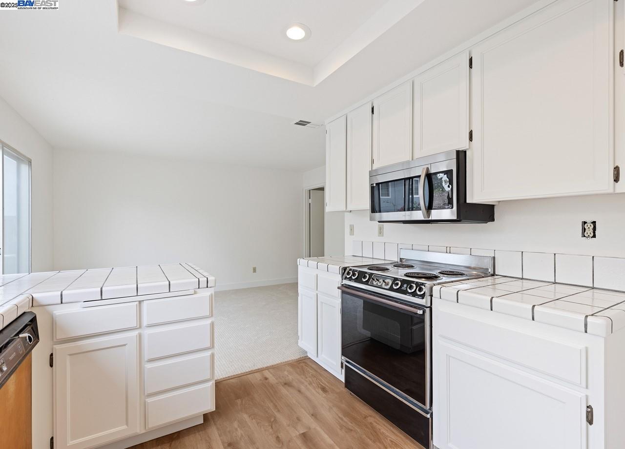 Detail Gallery Image 16 of 47 For 1373 Ferrel Ct, San Jose,  CA 95132 - 4 Beds | 2/1 Baths