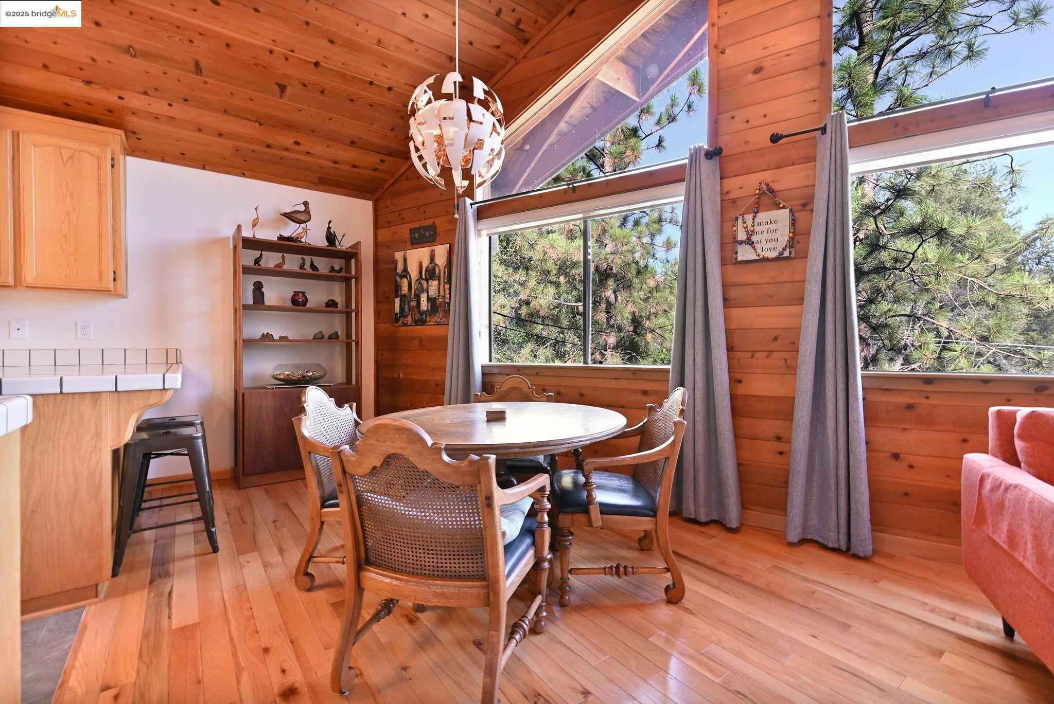 Detail Gallery Image 11 of 56 For 1519 Roaring Camp, Murphys,  CA 95247-9999 - 3 Beds | 3 Baths