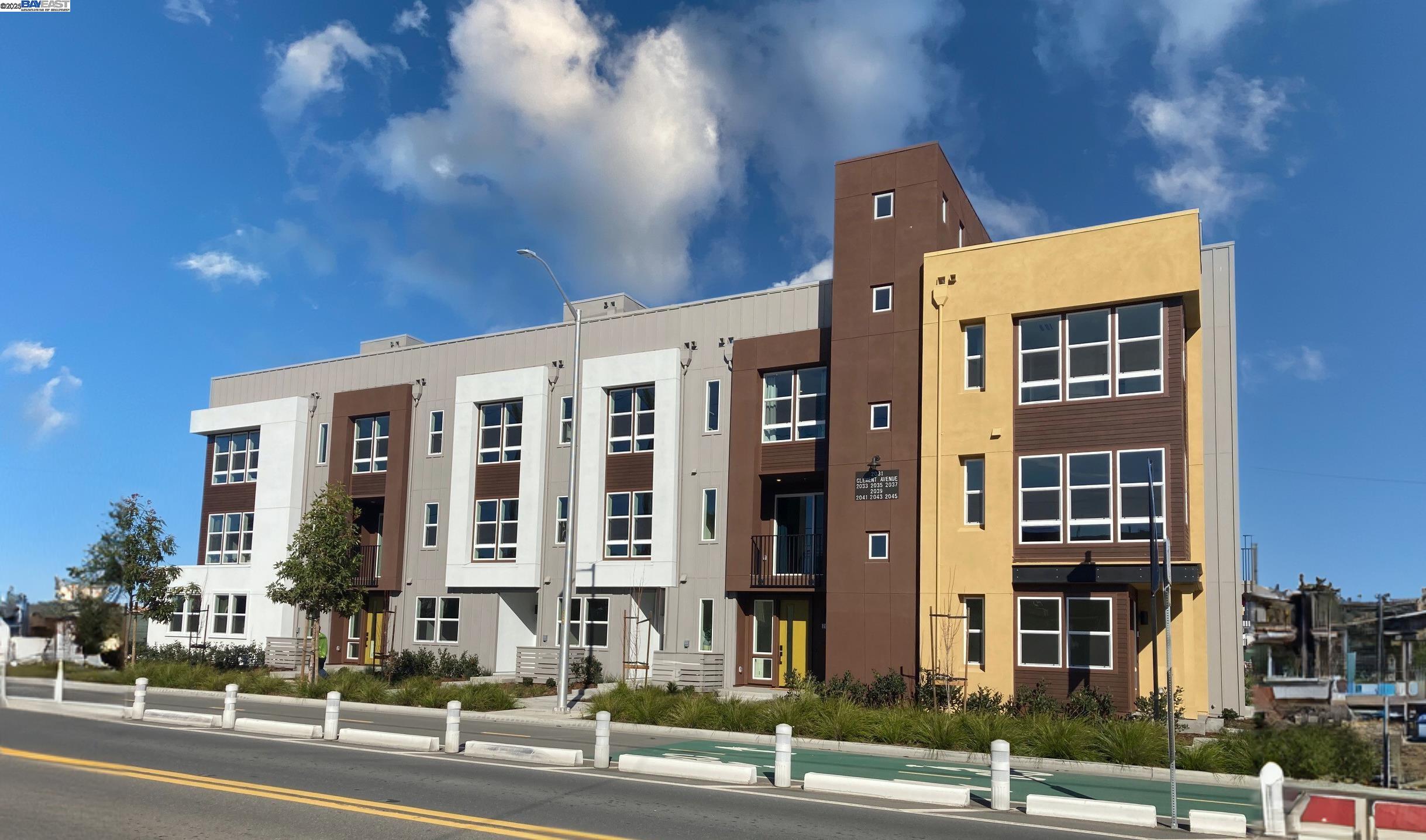MLS: 41113407 Condo For Sale