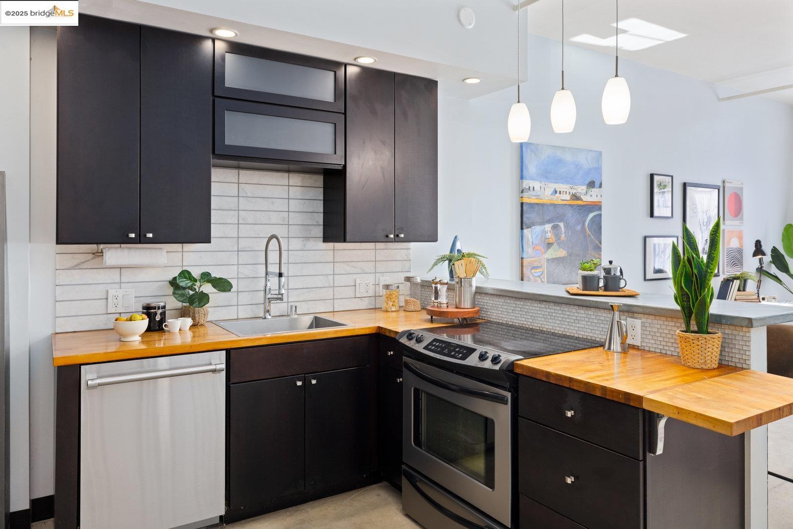 Detail Gallery Image 6 of 32 For 730 29th Street #107,  Oakland,  CA 94609 - 1 Beds | 1 Baths