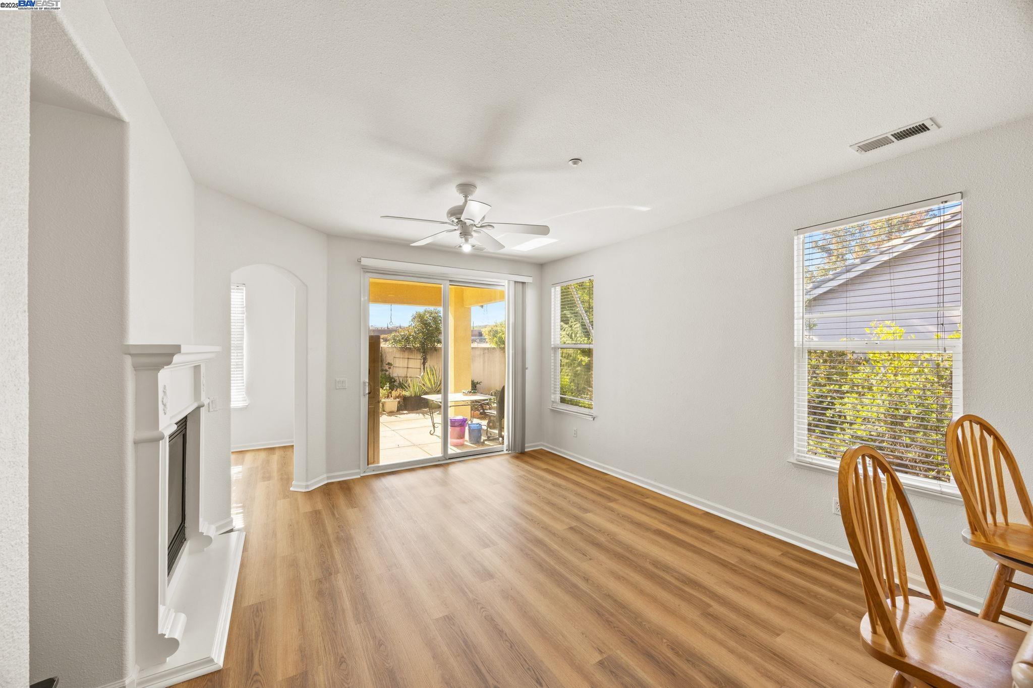 Detail Gallery Image 9 of 36 For 993 Centennial Dr, Brentwood,  CA 94513 - 2 Beds | 2 Baths