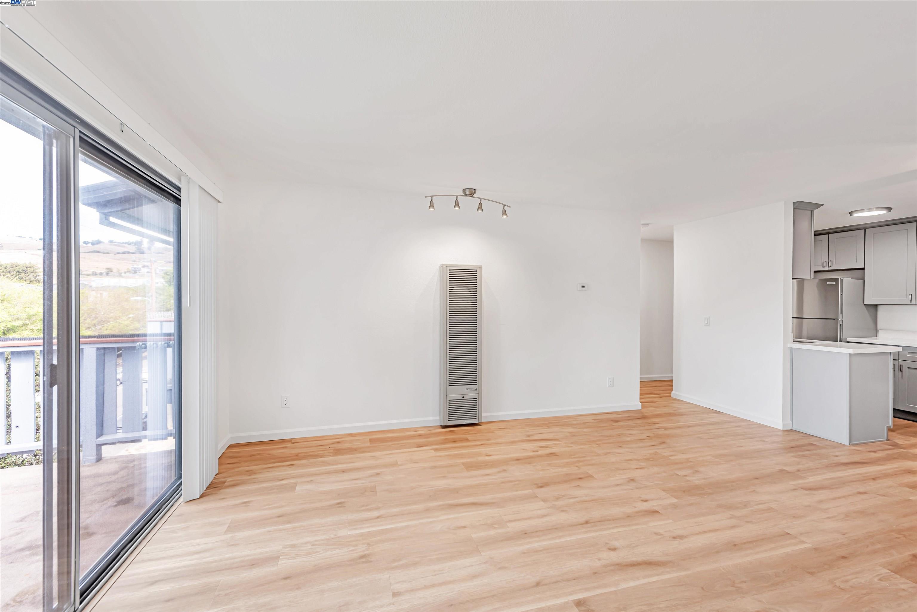 Photo #6: 41113420 Listing 