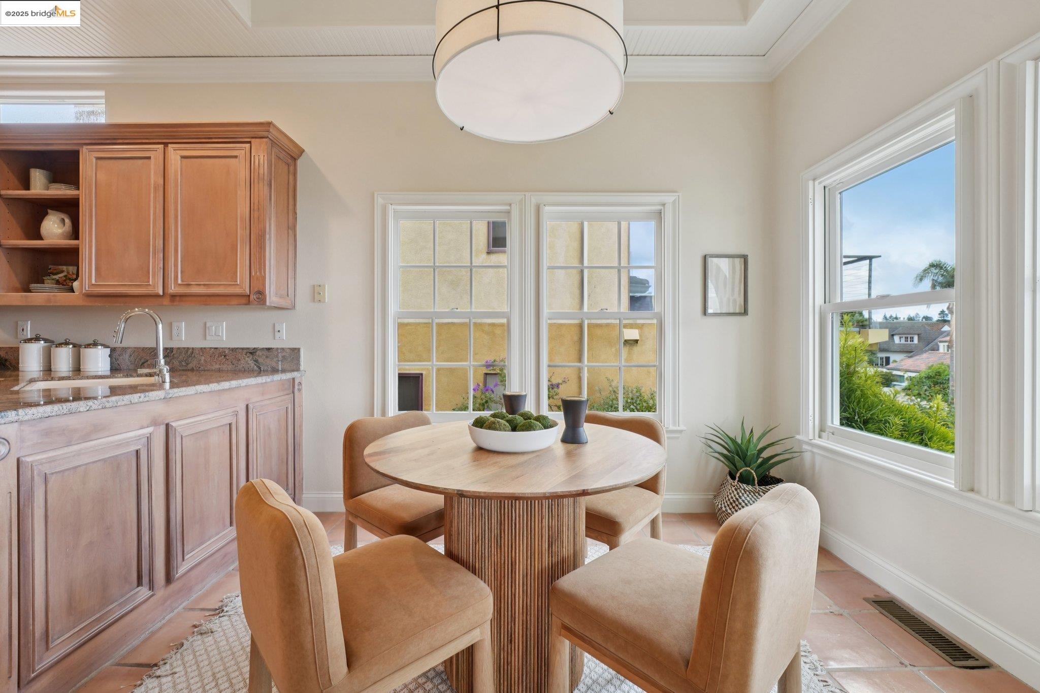 Detail Gallery Image 19 of 60 For 4914 Proctor Ave, Oakland,  CA 94618 - 4 Beds | 2/1 Baths