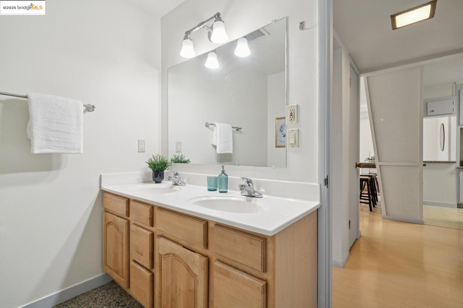 Photo #11: 41113433 Listing: Photo #11