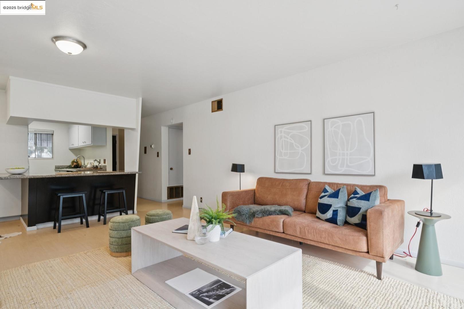 Photo #7: 41113433 Listing: Photo #7