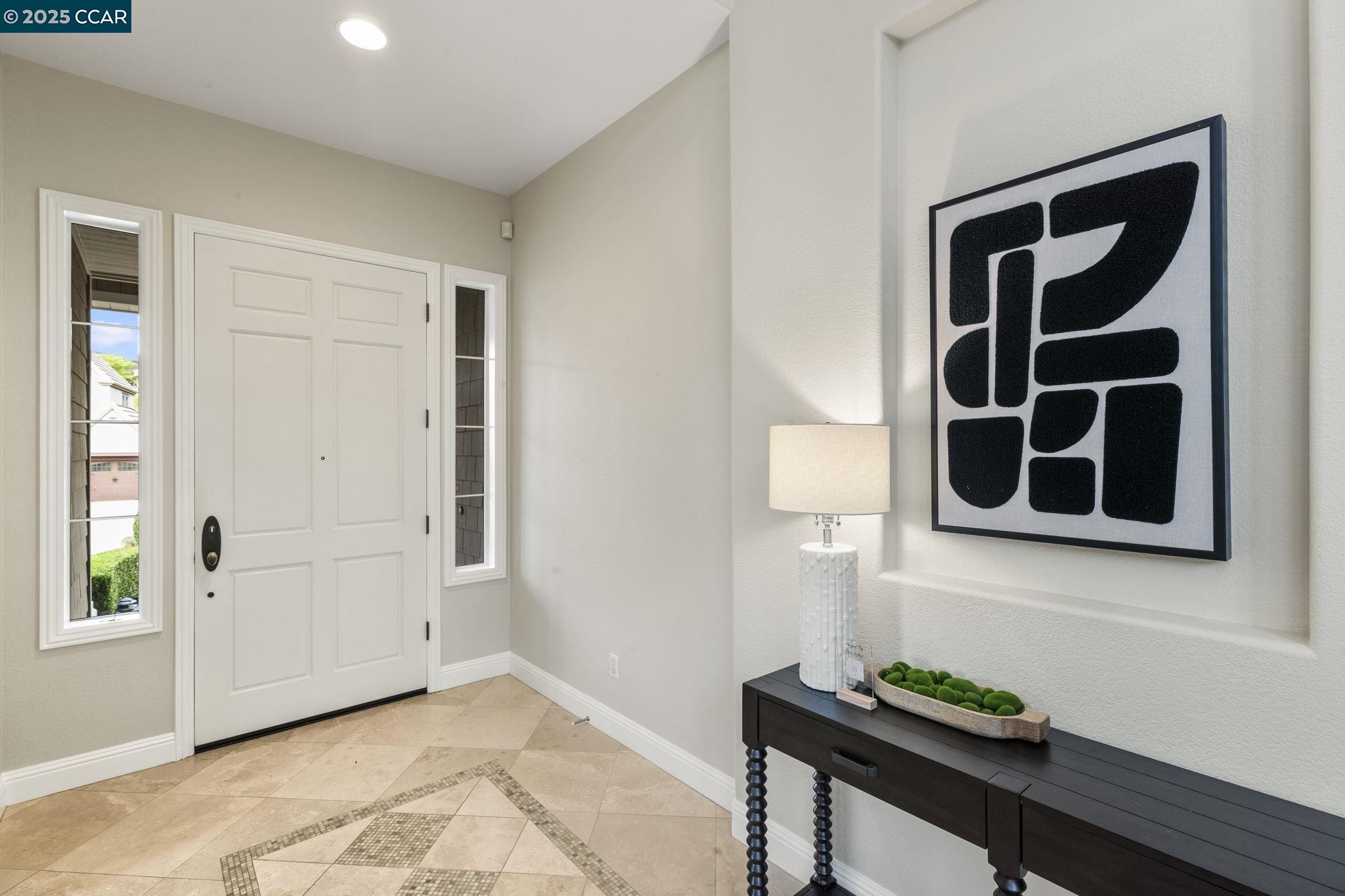 Detail Gallery Image 13 of 60 For 212 Hawk Ct, Alamo,  CA 94507 - 4 Beds | 3/1 Baths