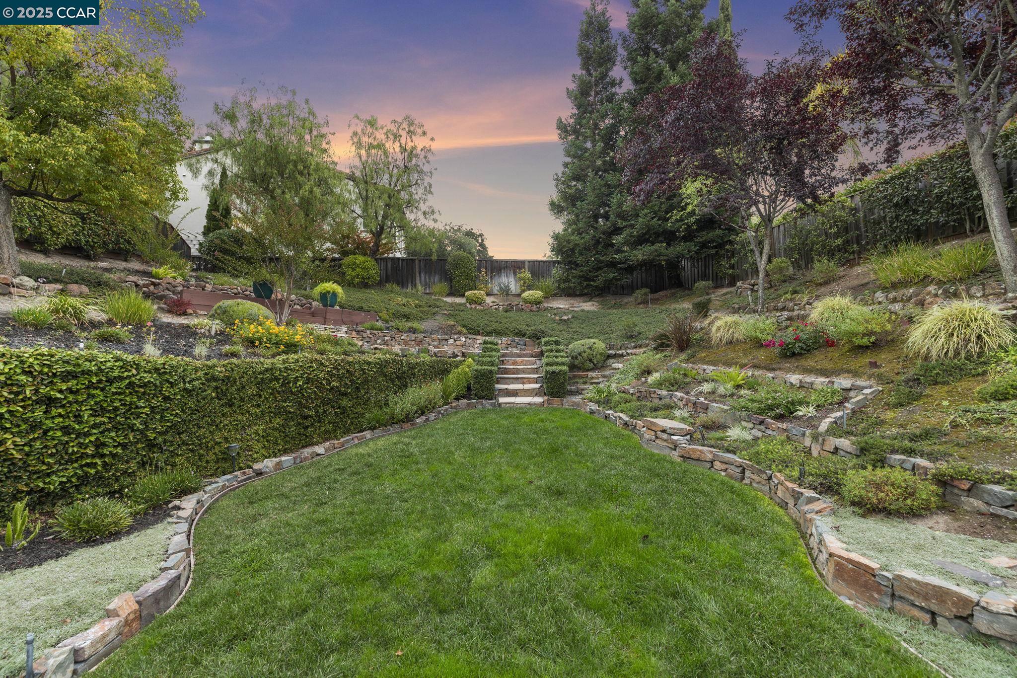 Detail Gallery Image 6 of 60 For 212 Hawk Ct, Alamo,  CA 94507 - 4 Beds | 3/1 Baths