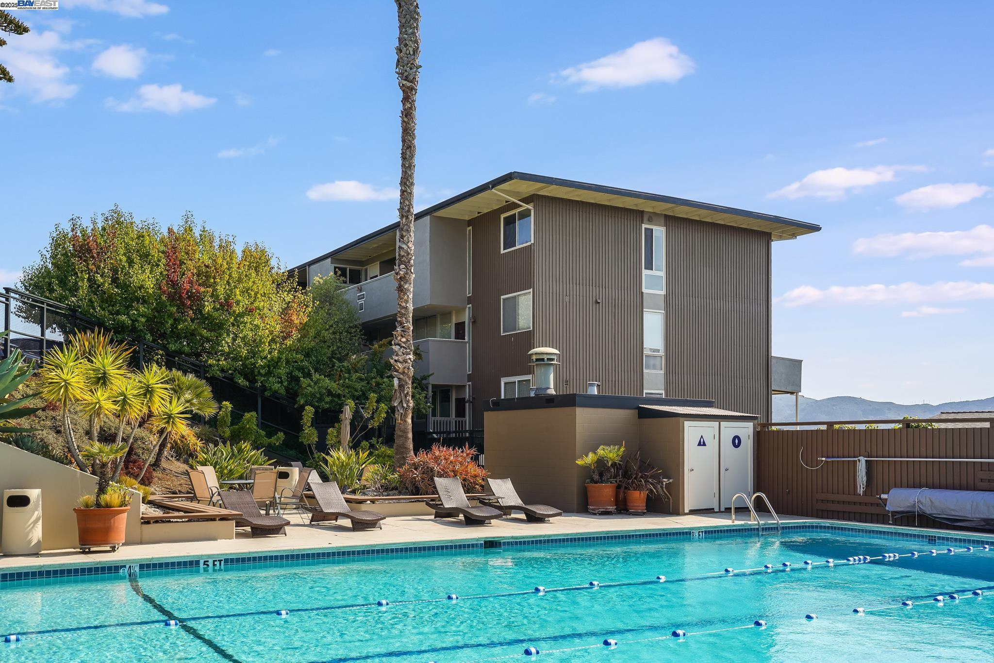 Detail Gallery Image 30 of 36 For 34 Andrew Drive #132,  Tiburon,  CA 94920 - 2 Beds | 1 Baths