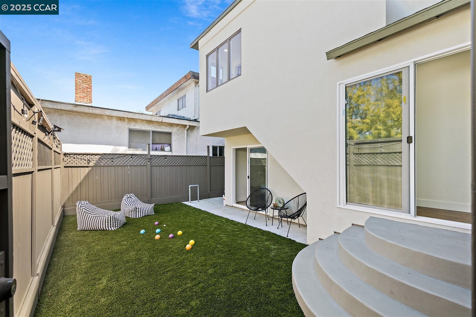 Detail Gallery Image 27 of 60 For 2703 Mathews St, Berkeley,  CA 94702 - 4 Beds | 4 Baths