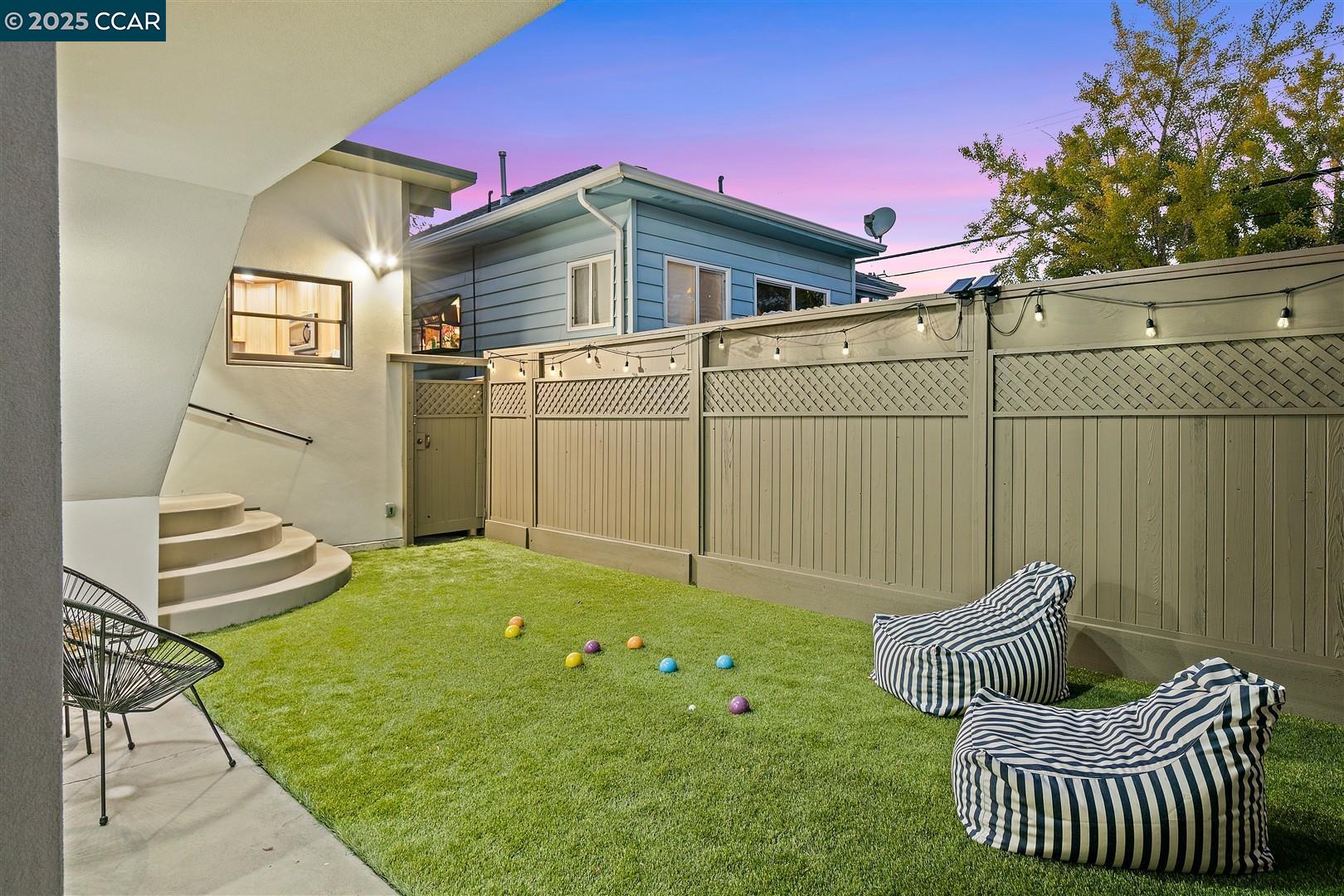 Detail Gallery Image 38 of 60 For 2703 Mathews St, Berkeley,  CA 94702 - 4 Beds | 4 Baths