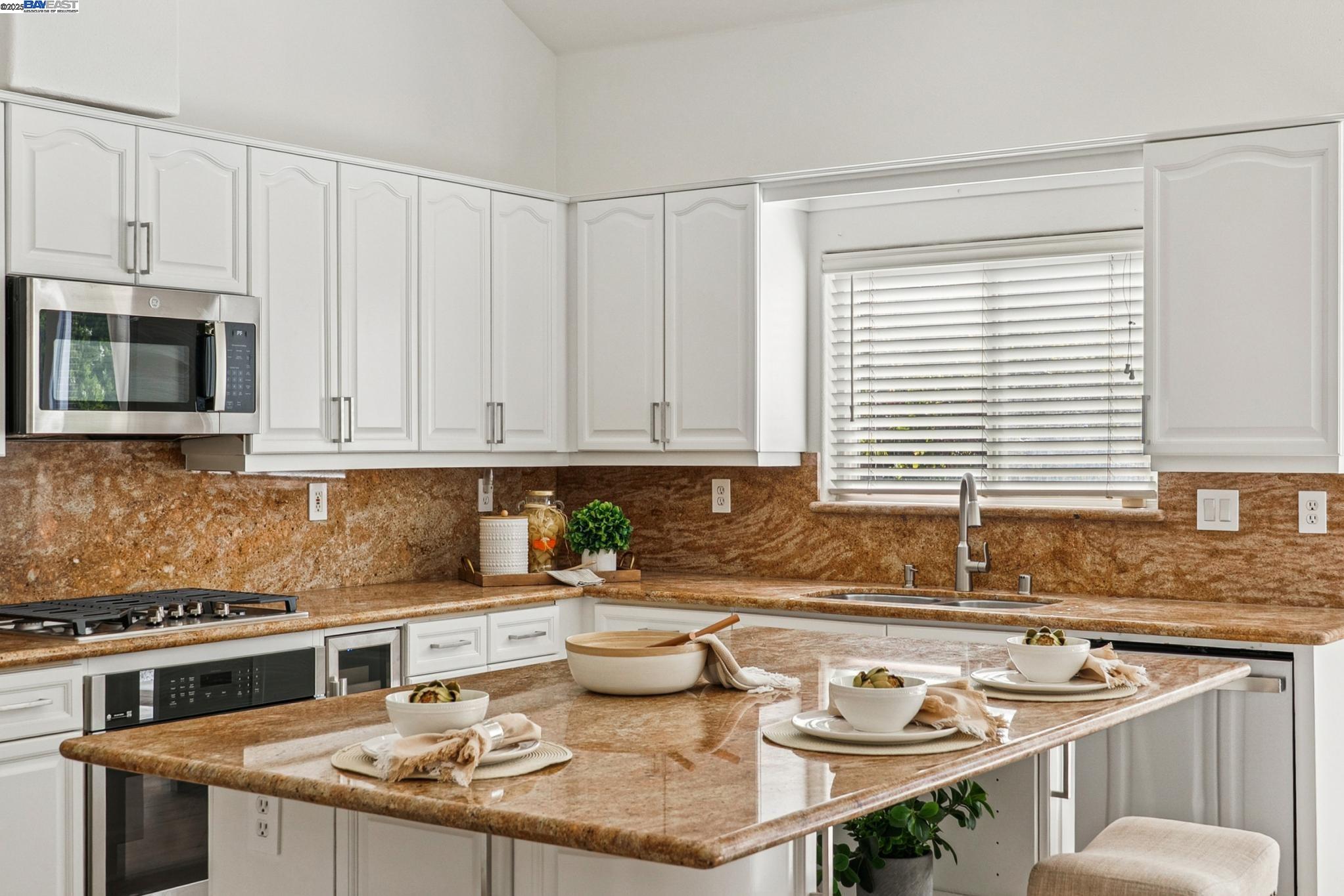 Detail Gallery Image 23 of 52 For 5603 Highcrest Ct, Pleasanton,  CA 94588 - 3 Beds | 2/1 Baths