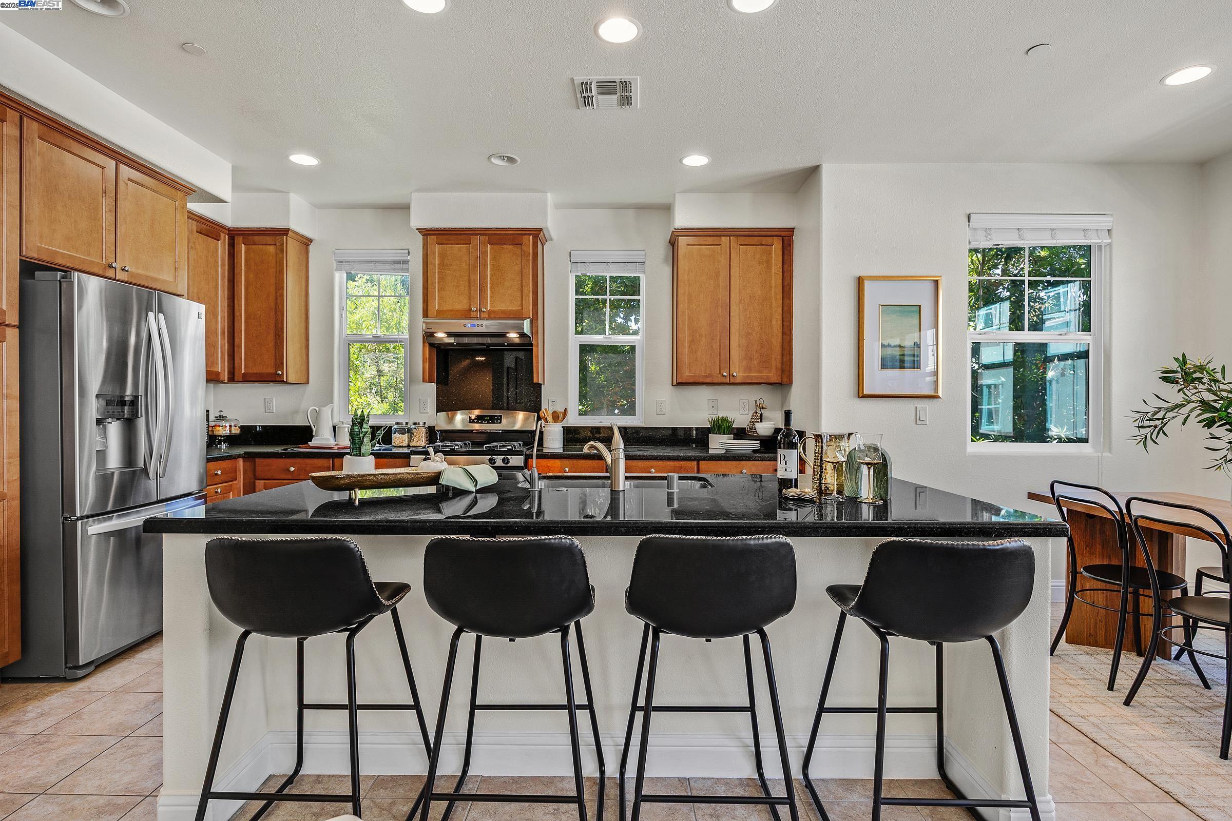 Detail Gallery Image 11 of 31 For 3971 Portola Cmn #1,  Livermore,  CA 94551 - 4 Beds | 3/1 Baths