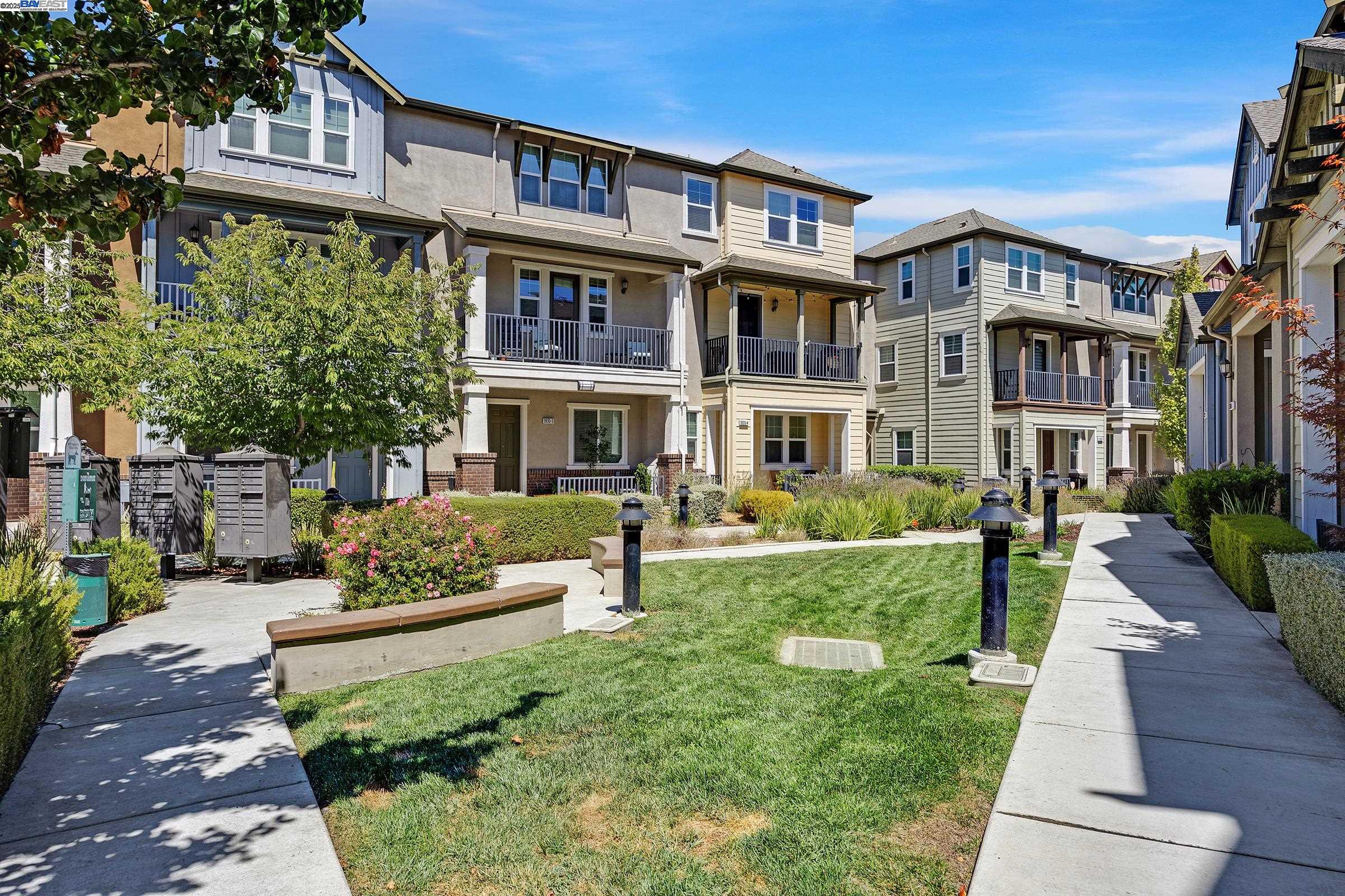 Detail Gallery Image 29 of 31 For 3971 Portola Cmn #1,  Livermore,  CA 94551 - 4 Beds | 3/1 Baths