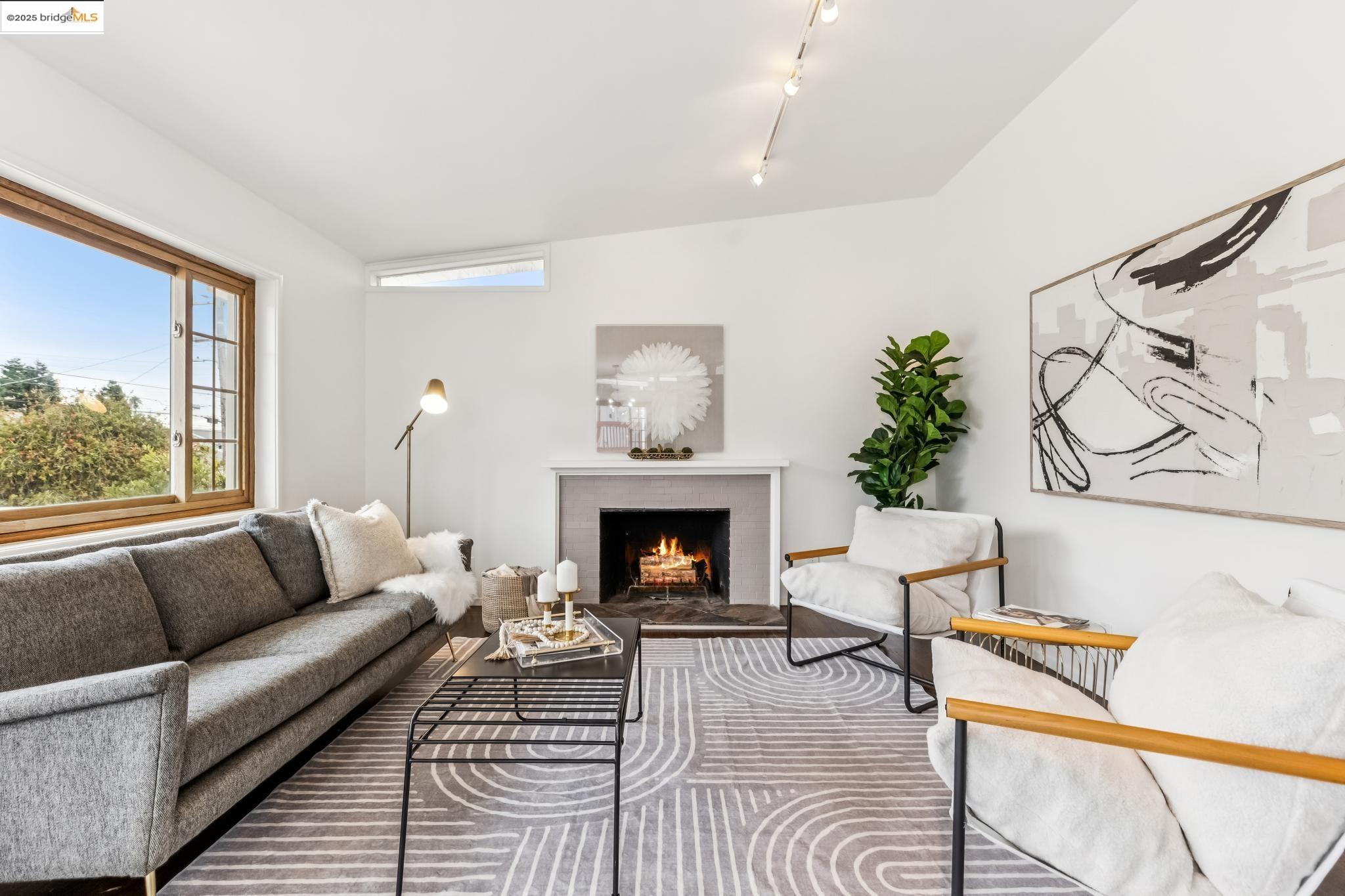 Detail Gallery Image 3 of 45 For 5619 Doremus Ave, Richmond,  CA 94805 - 4 Beds | 2 Baths