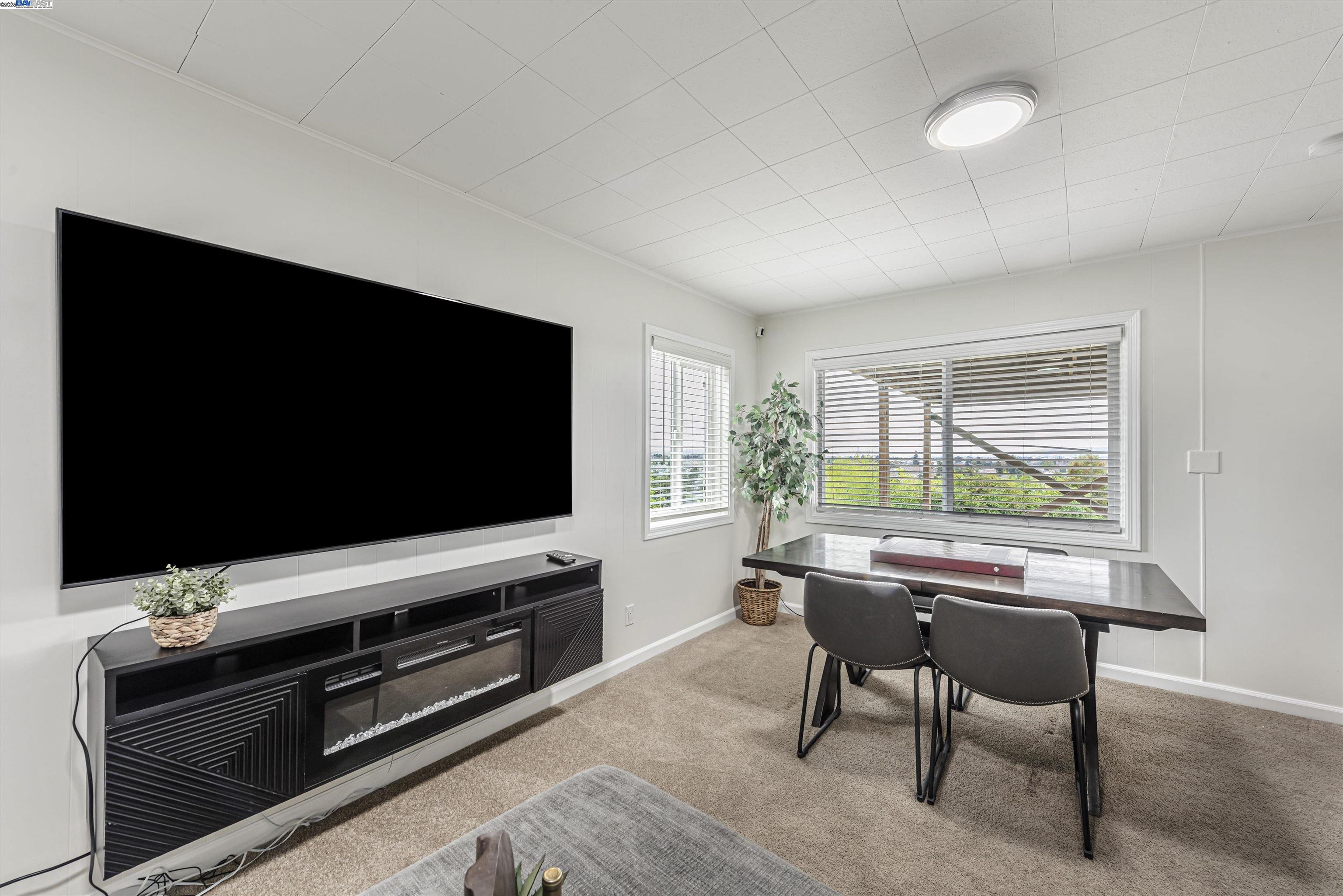 Detail Gallery Image 13 of 35 For 9883 Lawlor St, Oakland,  CA 94605 - 4 Beds | 2 Baths