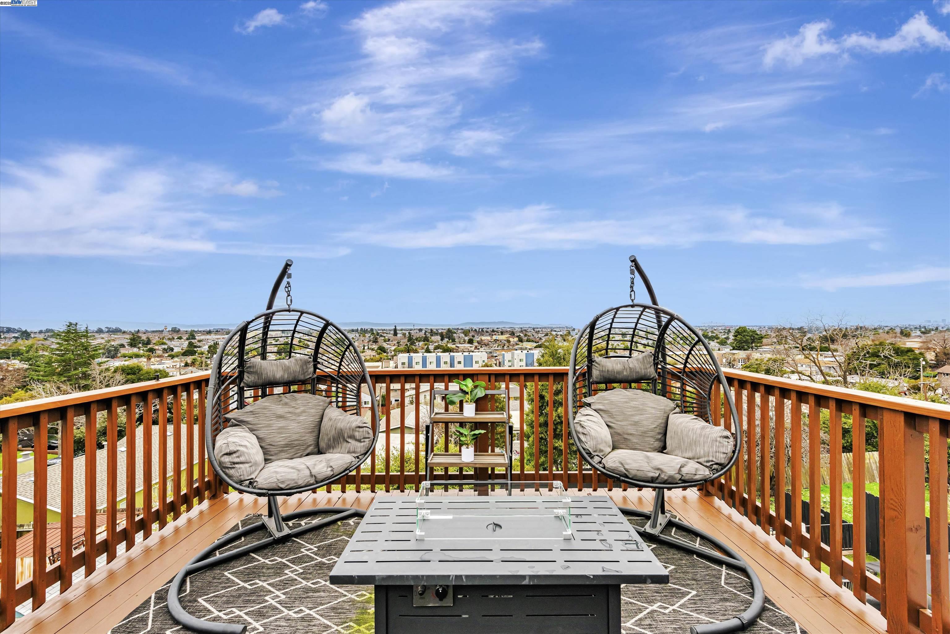 Detail Gallery Image 9 of 35 For 9883 Lawlor St, Oakland,  CA 94605 - 4 Beds | 2 Baths