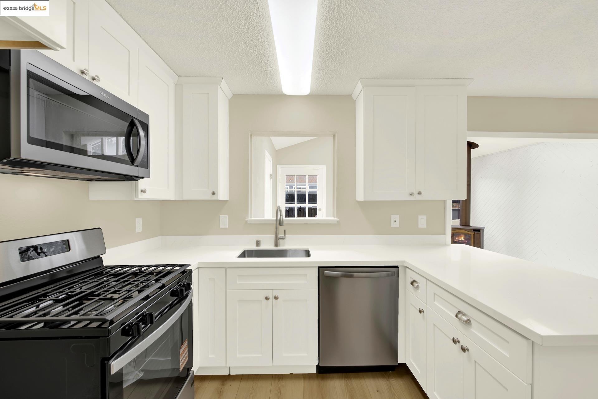 Photo #17: 41113460 Listing: Photo #17