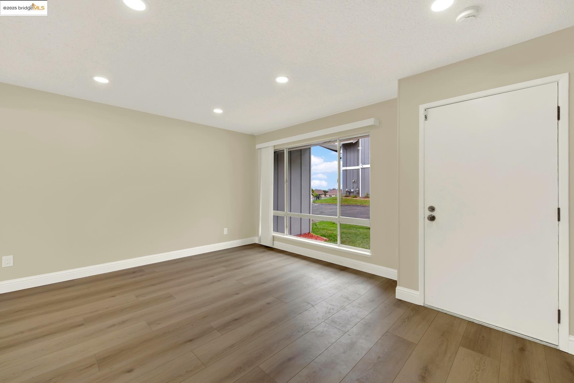 Photo #5: 41113460 Listing 