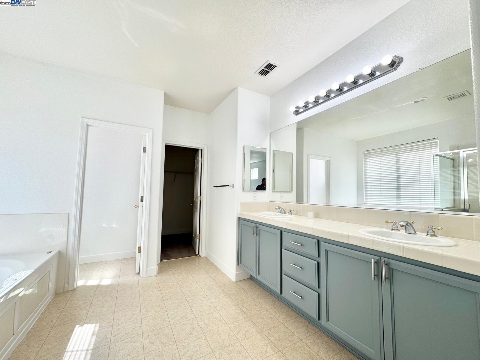 Detail Gallery Image 12 of 34 For 9516 Sarazen Ct, Patterson,  CA 95363 - 4 Beds | 3/1 Baths