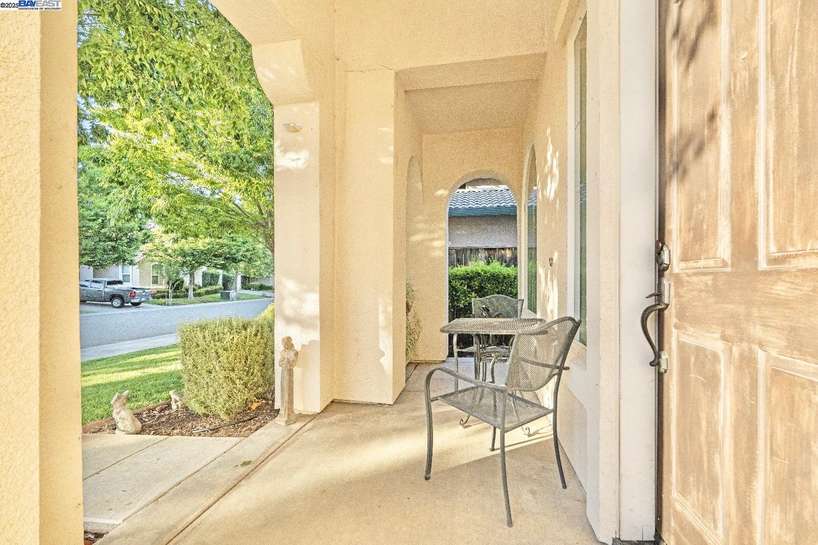 Detail Gallery Image 3 of 34 For 9516 Sarazen Ct, Patterson,  CA 95363 - 4 Beds | 3/1 Baths