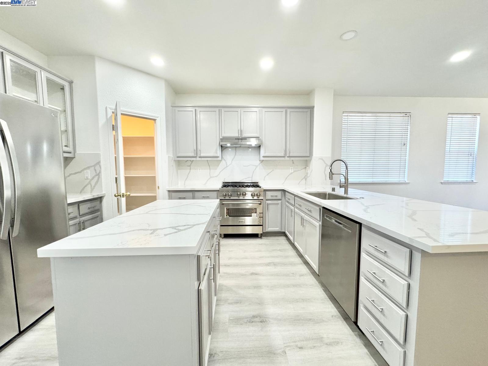 Detail Gallery Image 7 of 34 For 9516 Sarazen Ct, Patterson,  CA 95363 - 4 Beds | 3/1 Baths