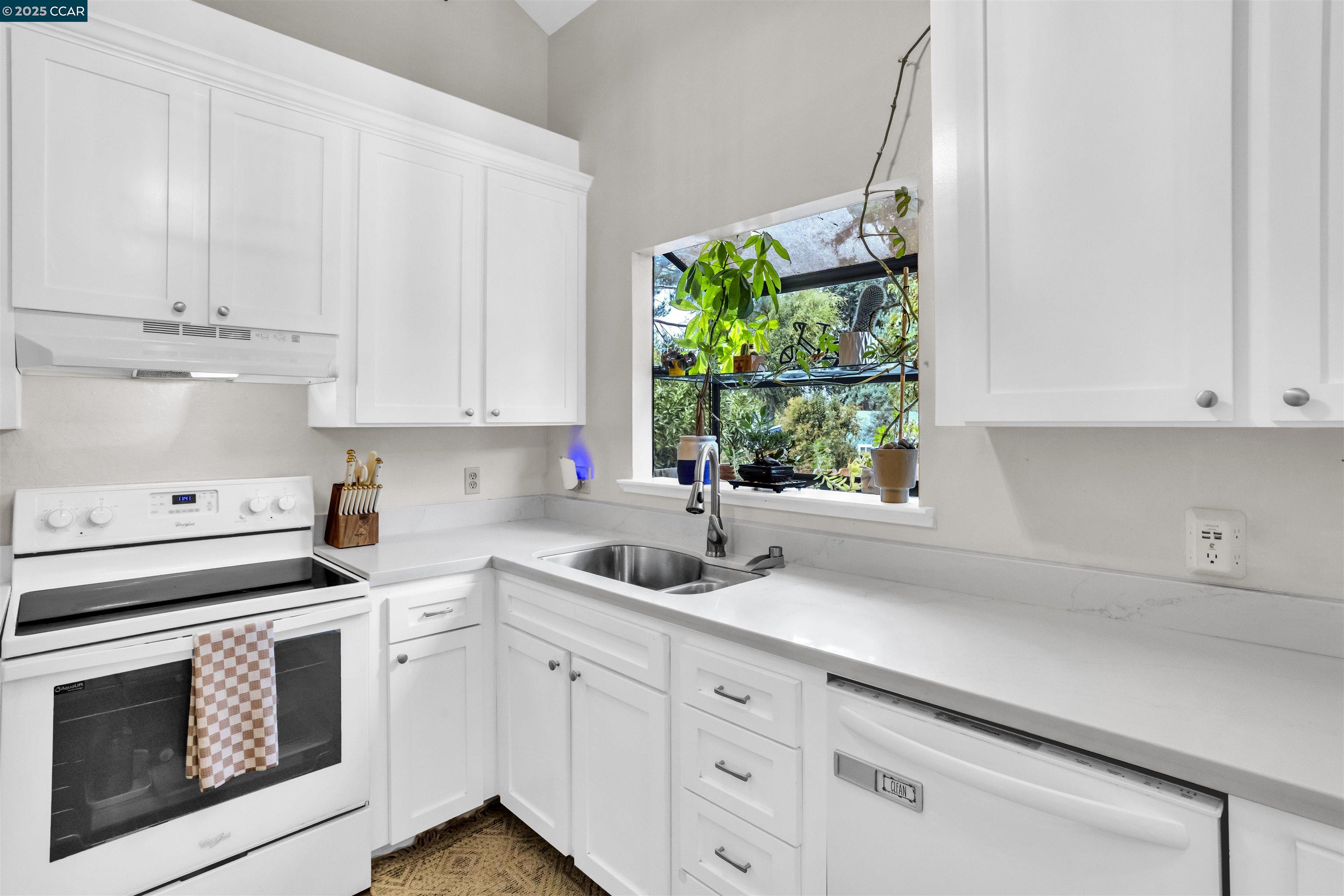 Photo #12: 41113467 Listing: Photo #12