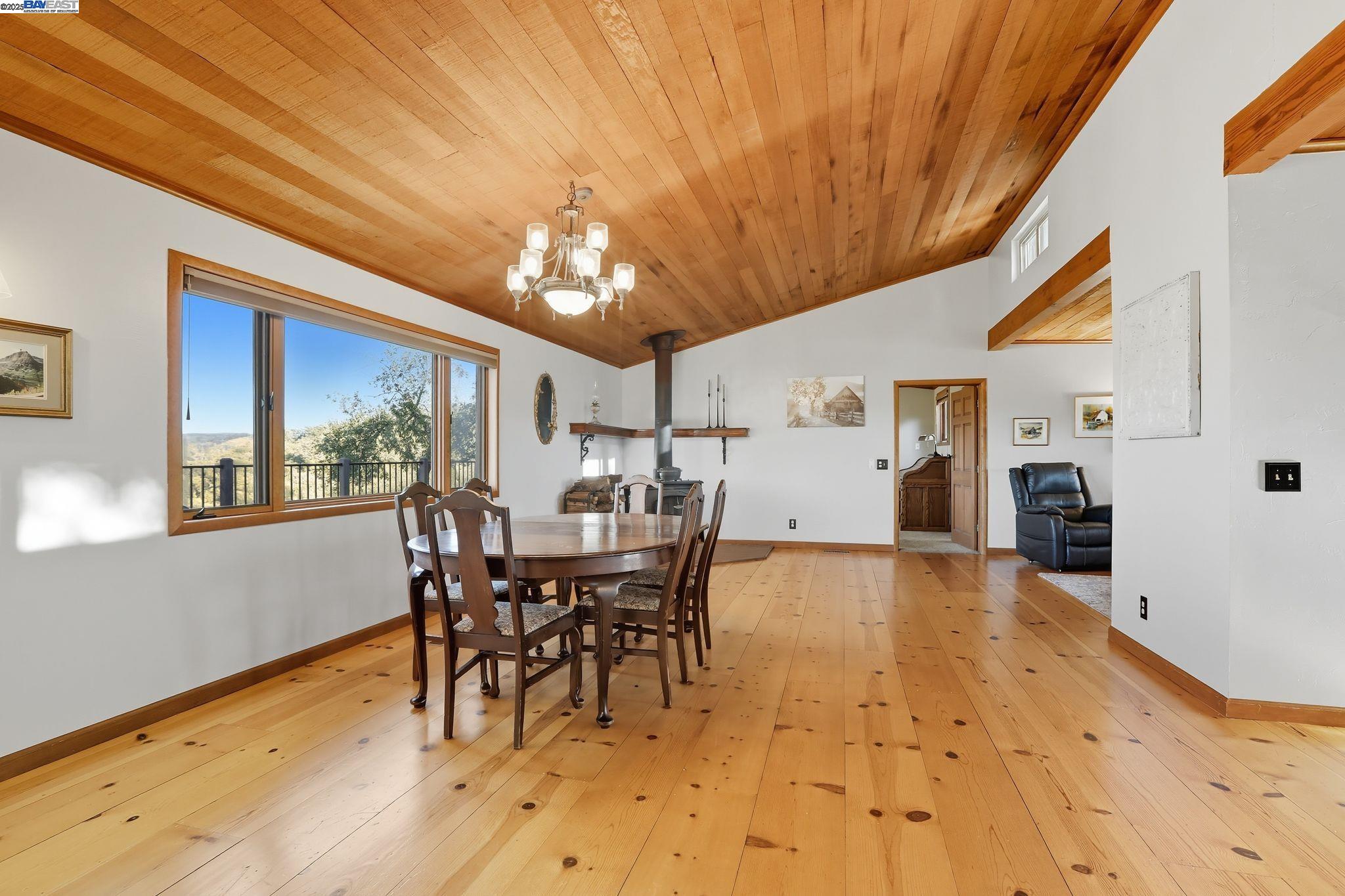 Detail Gallery Image 14 of 60 For 16440 Clinton Rd, Jackson,  CA 95642 - 3 Beds | 2 Baths