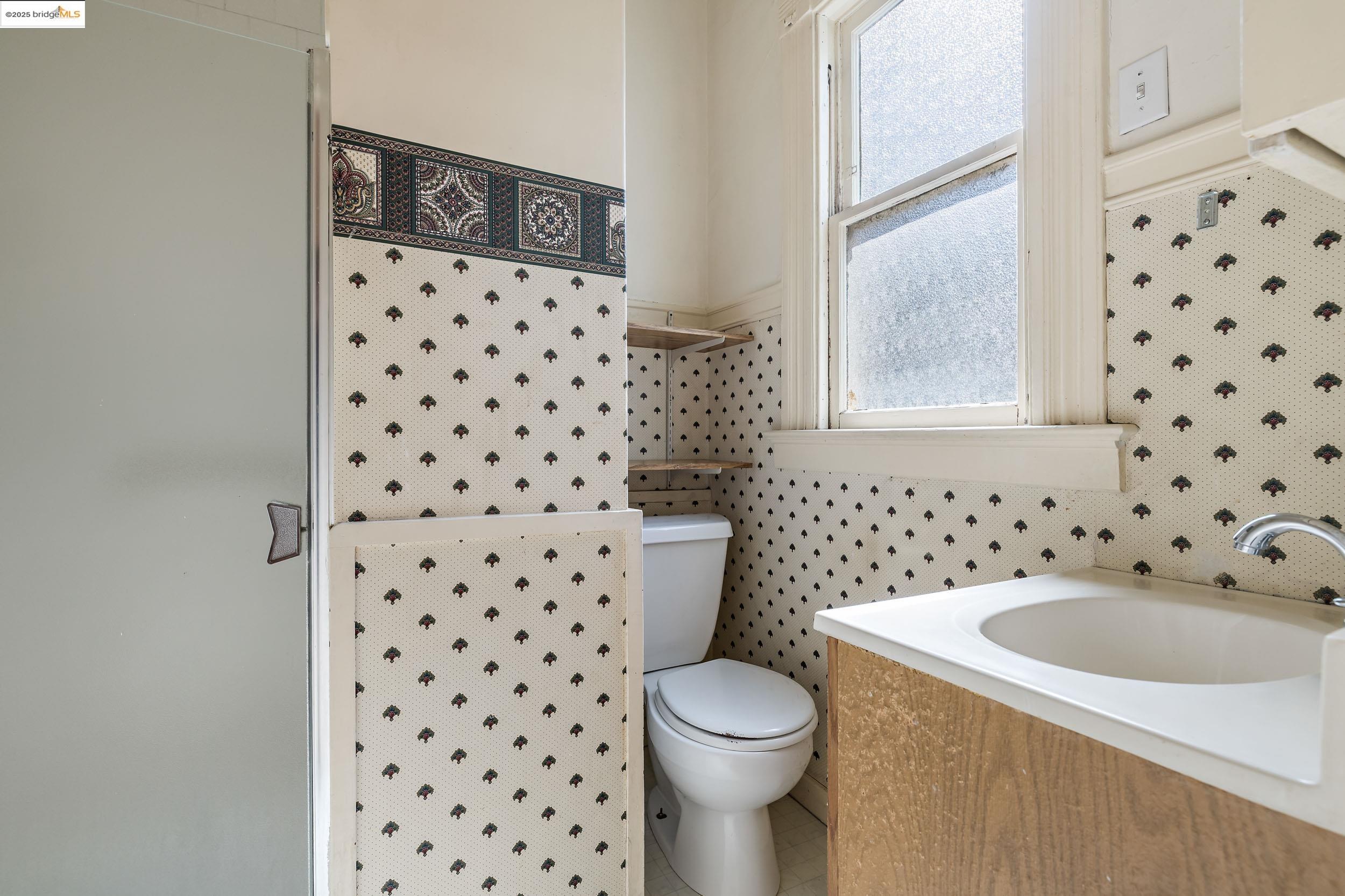 Detail Gallery Image 14 of 27 For 102 Hamilton Pl, Oakland,  CA 94612 - – Beds | – Baths