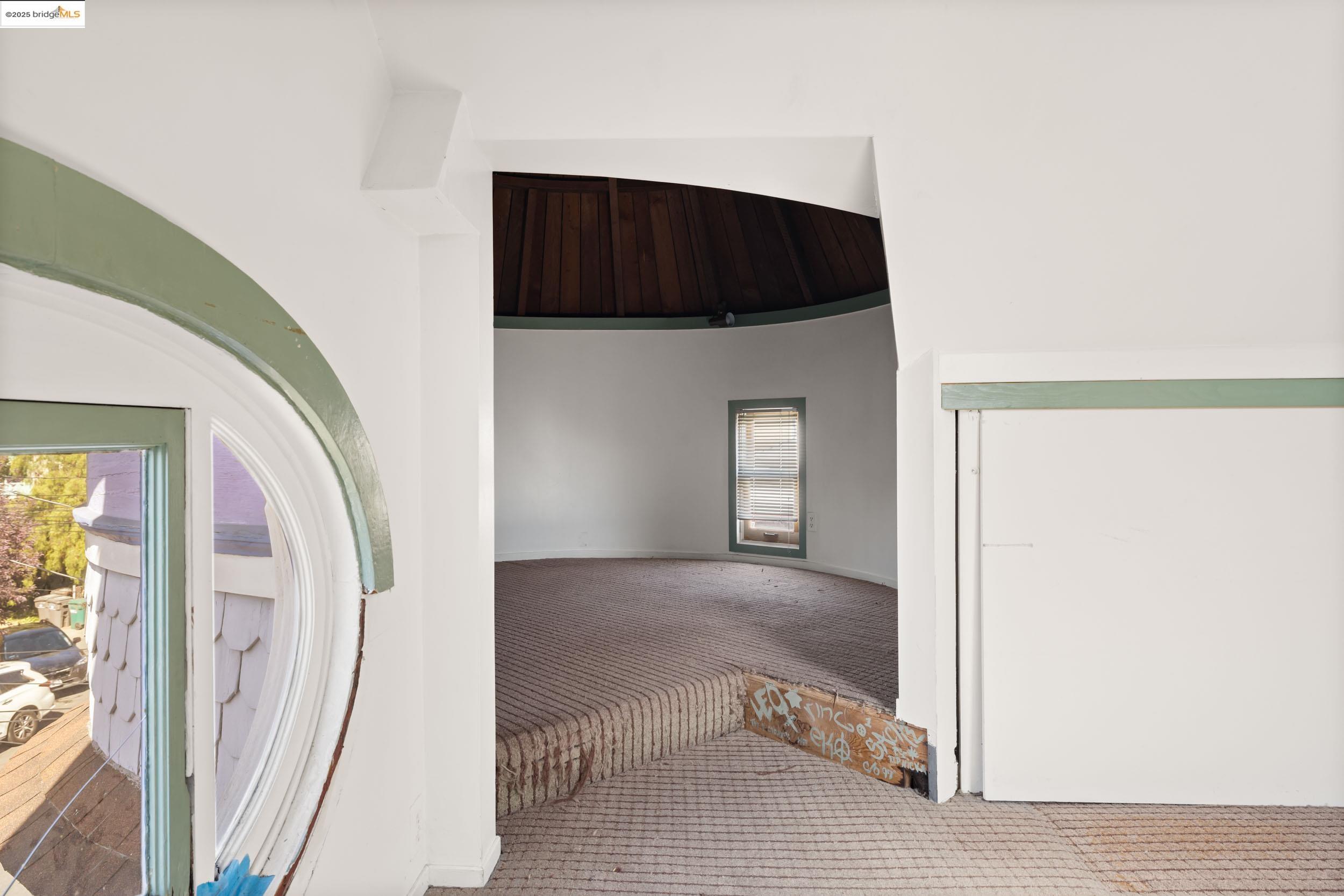 Detail Gallery Image 19 of 27 For 102 Hamilton Pl, Oakland,  CA 94612 - – Beds | – Baths