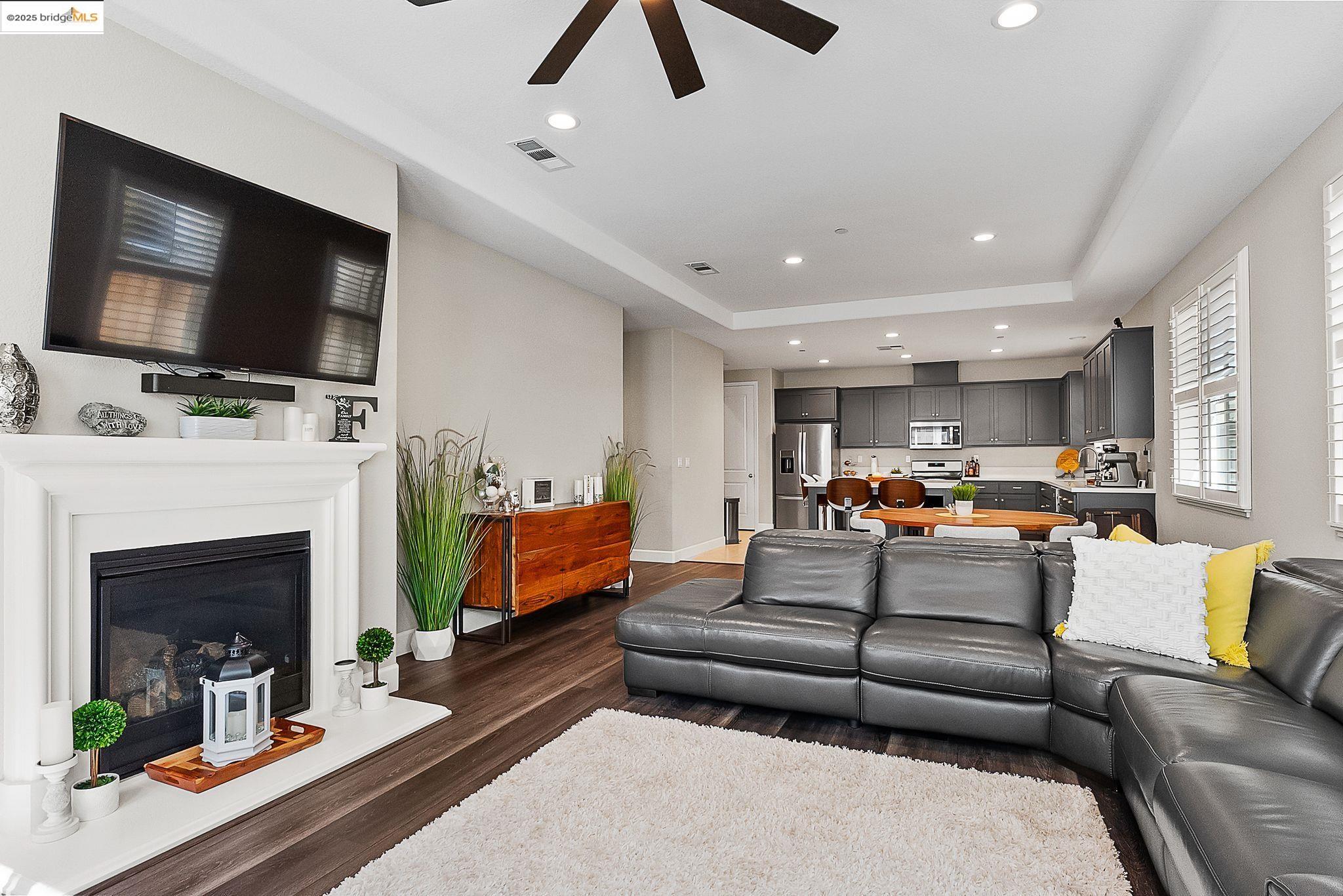 Detail Gallery Image 12 of 34 For 515 Longhorn Way, Oakley,  CA 94561 - 4 Beds | 3 Baths