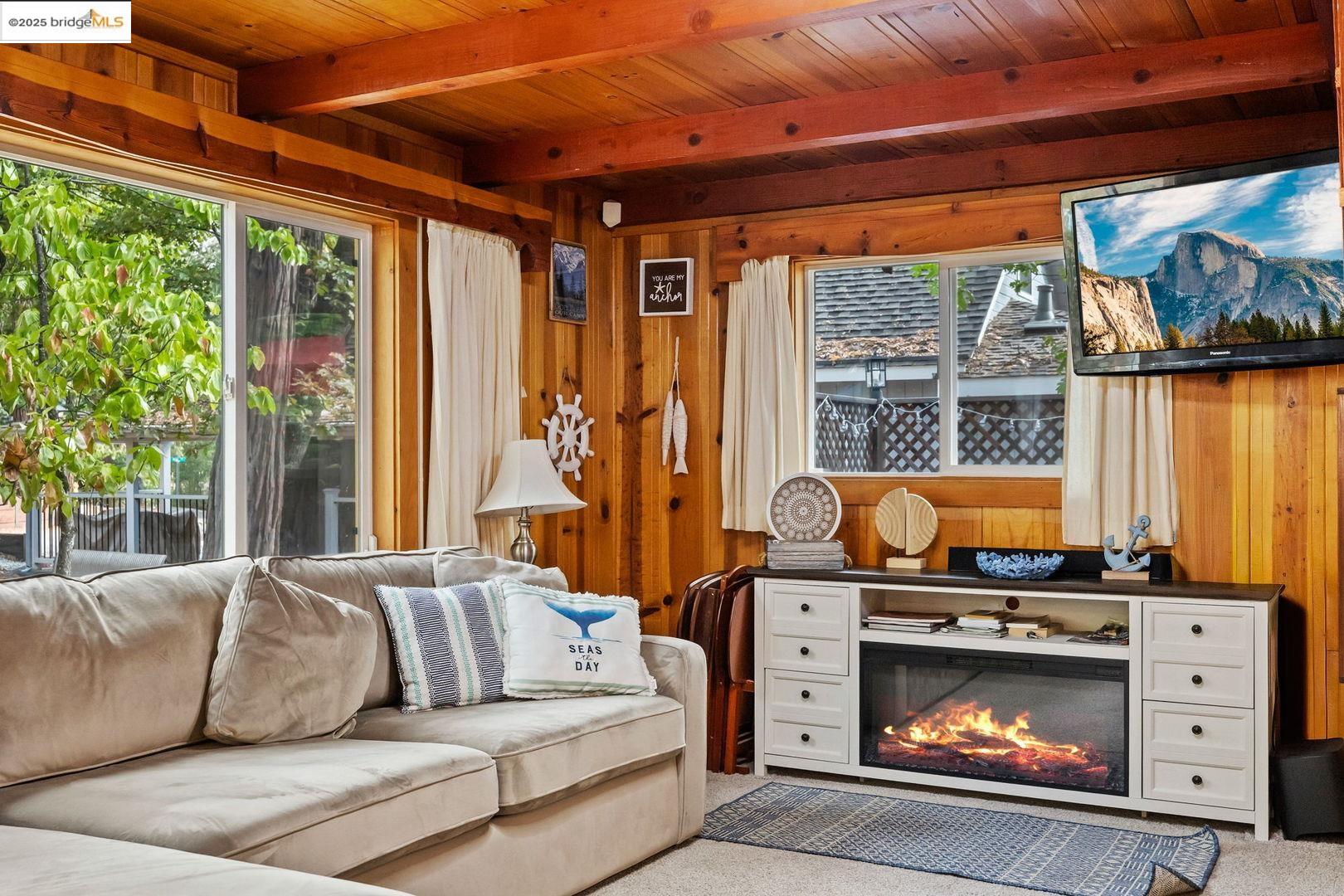 Detail Gallery Image 6 of 40 For 22723 Bret Harte Dr, Twain Harte,  CA 95383 - 3 Beds | 2 Baths