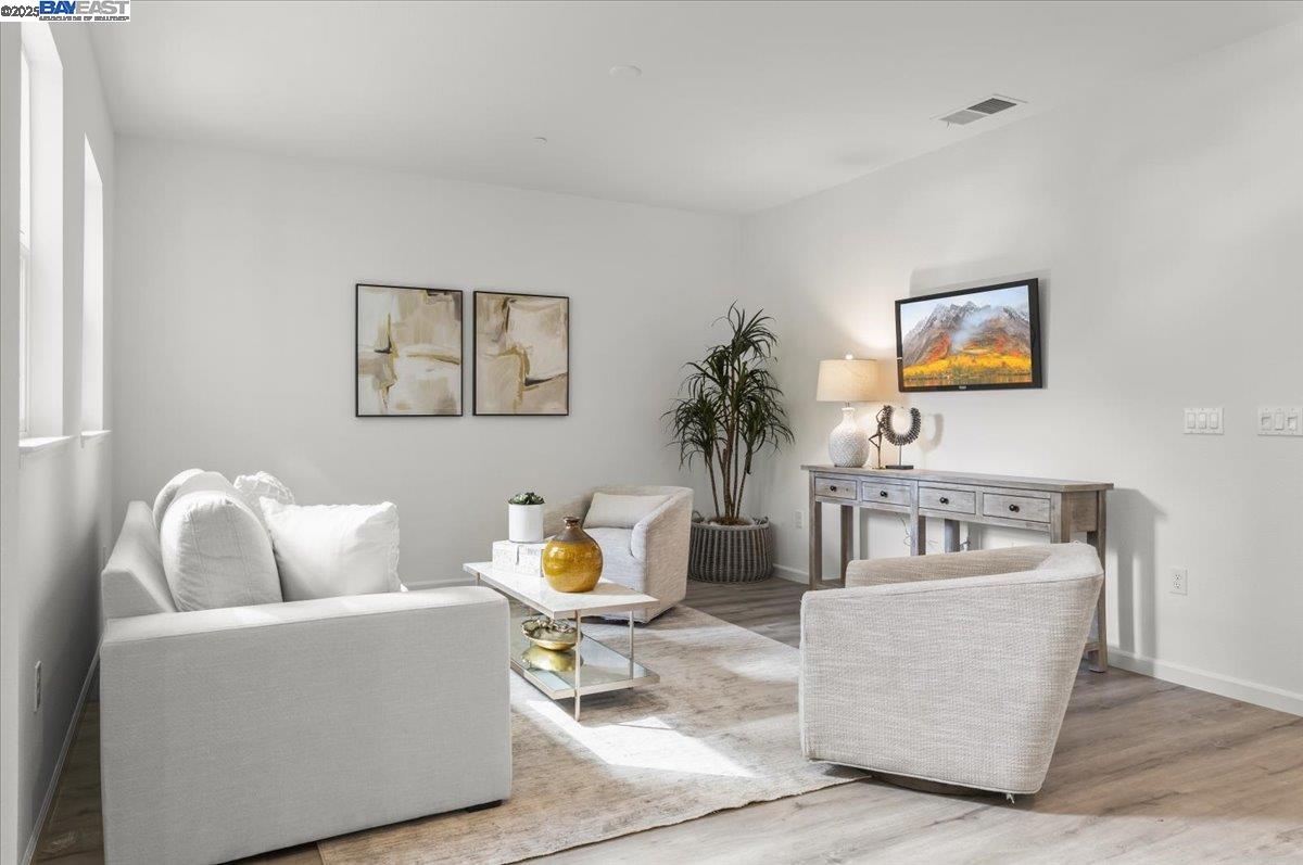 Detail Gallery Image 5 of 26 For 369 W Tuscan Ln, Mountain House,  CA 95391 - 4 Beds | 3 Baths