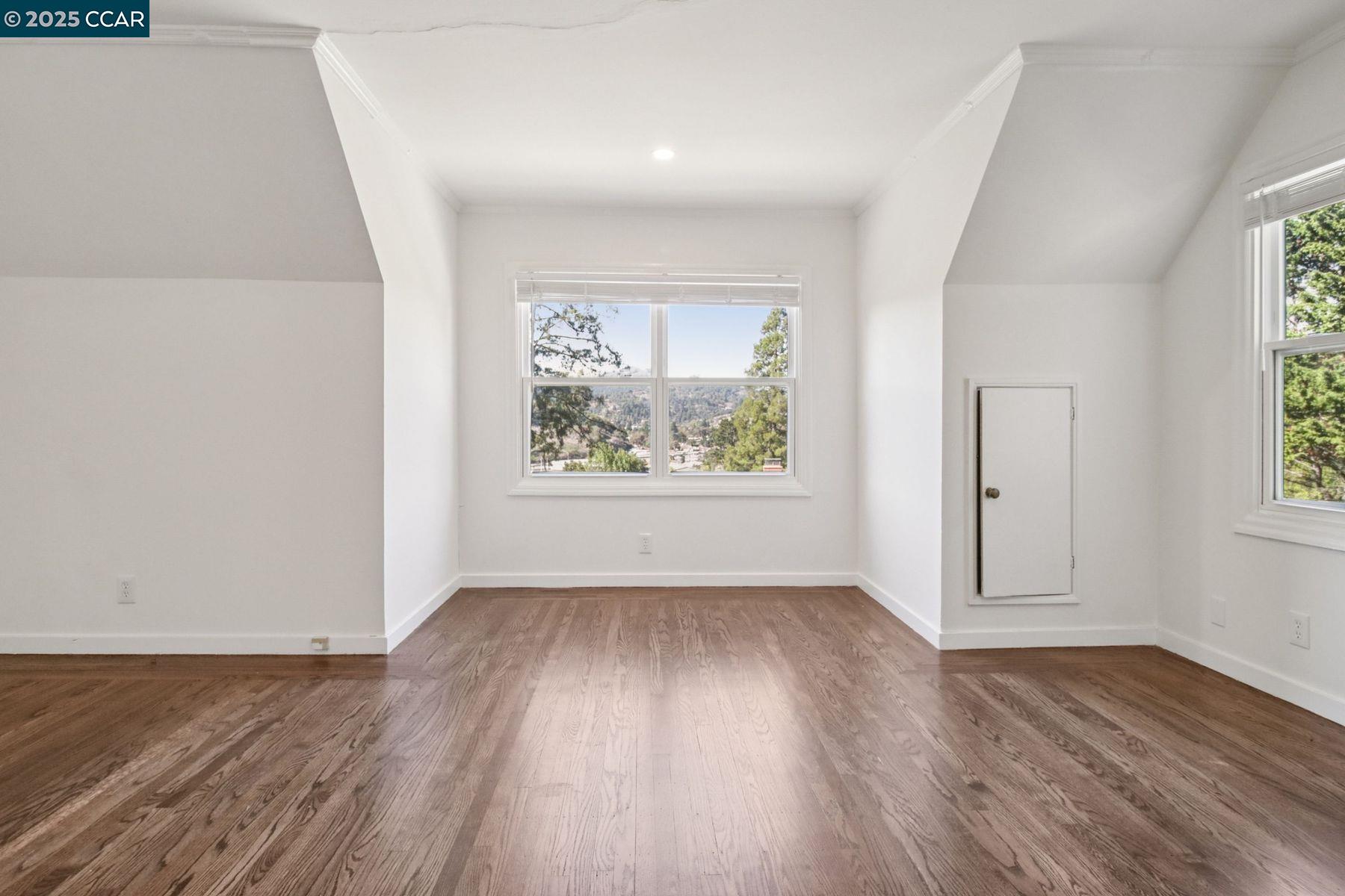 Detail Gallery Image 10 of 36 For 9 Clotilda Ct, Mill Valley,  CA 94941 - – Beds | – Baths