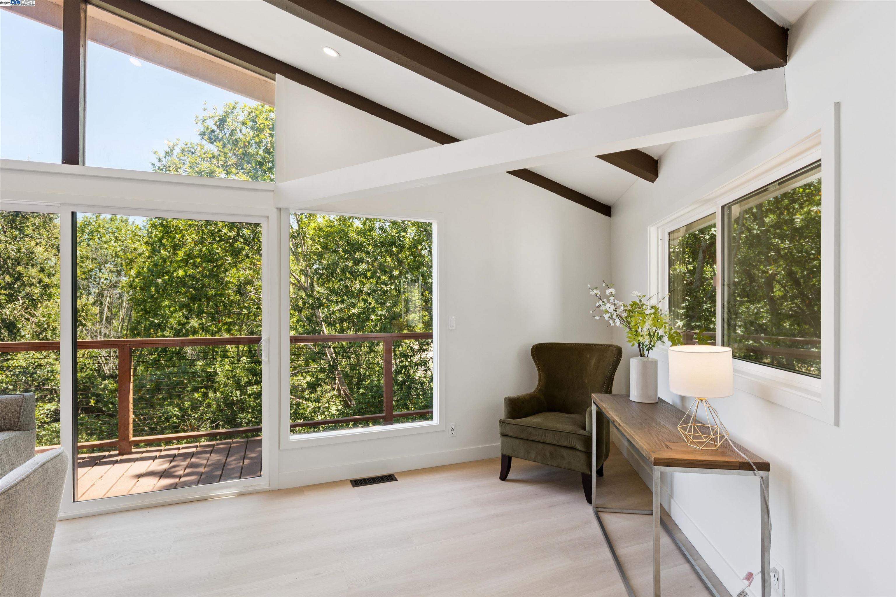 Detail Gallery Image 12 of 37 For 723 Redwood Rd, San Anselmo,  CA 94960 - 2 Beds | 1 Baths