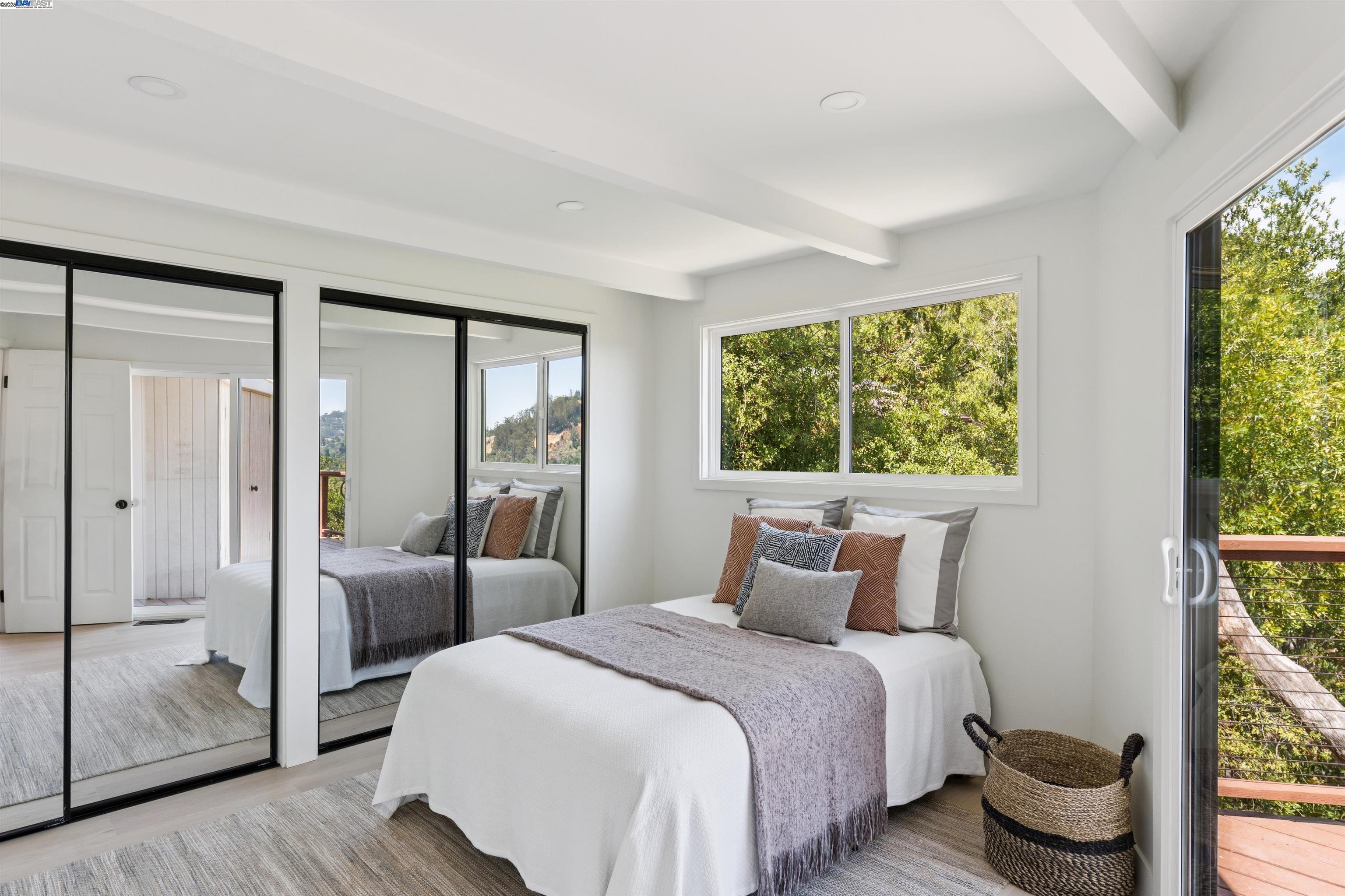 Detail Gallery Image 5 of 37 For 723 Redwood Rd, San Anselmo,  CA 94960 - 2 Beds | 1 Baths