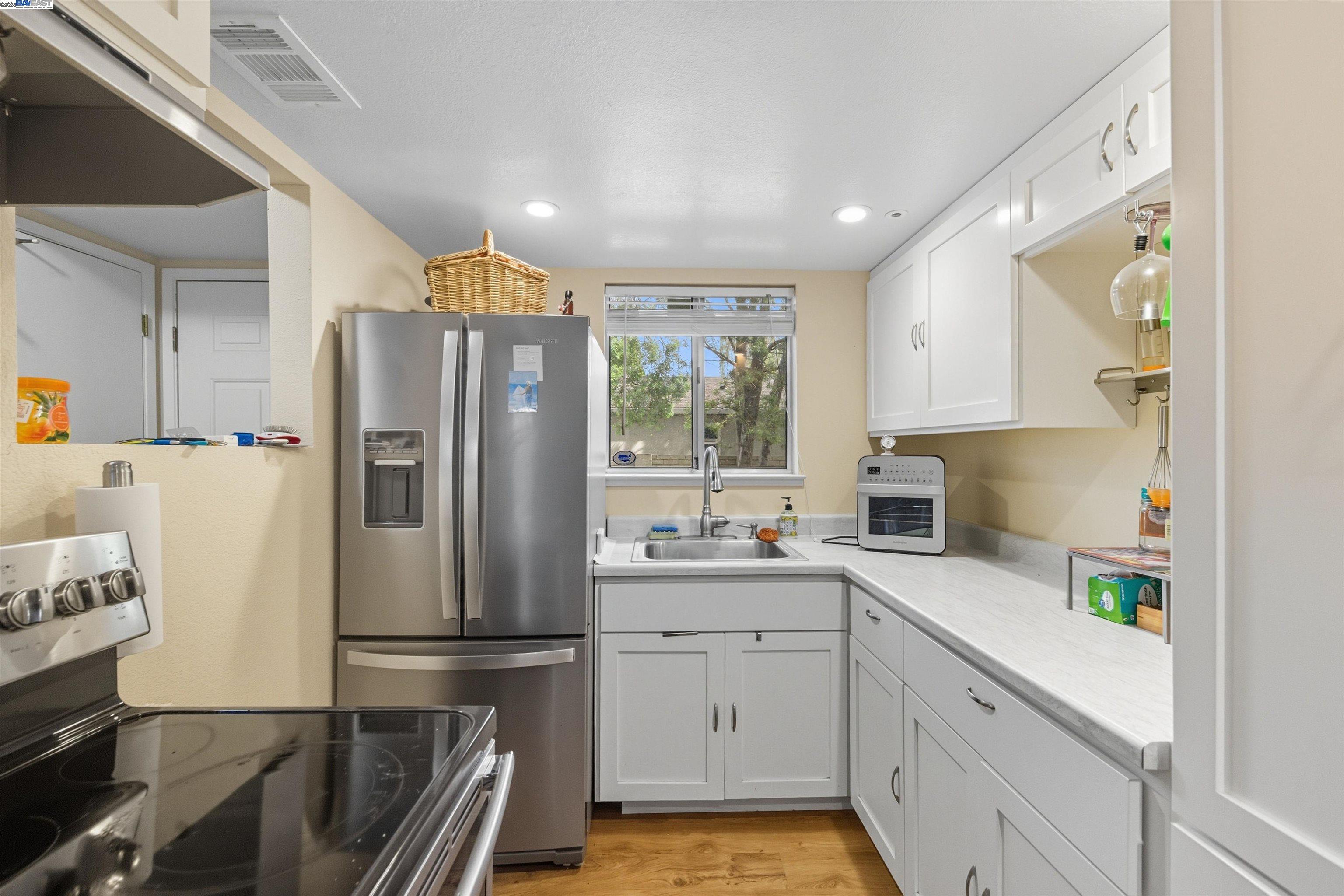 Photo #5: 41113523 Listing 