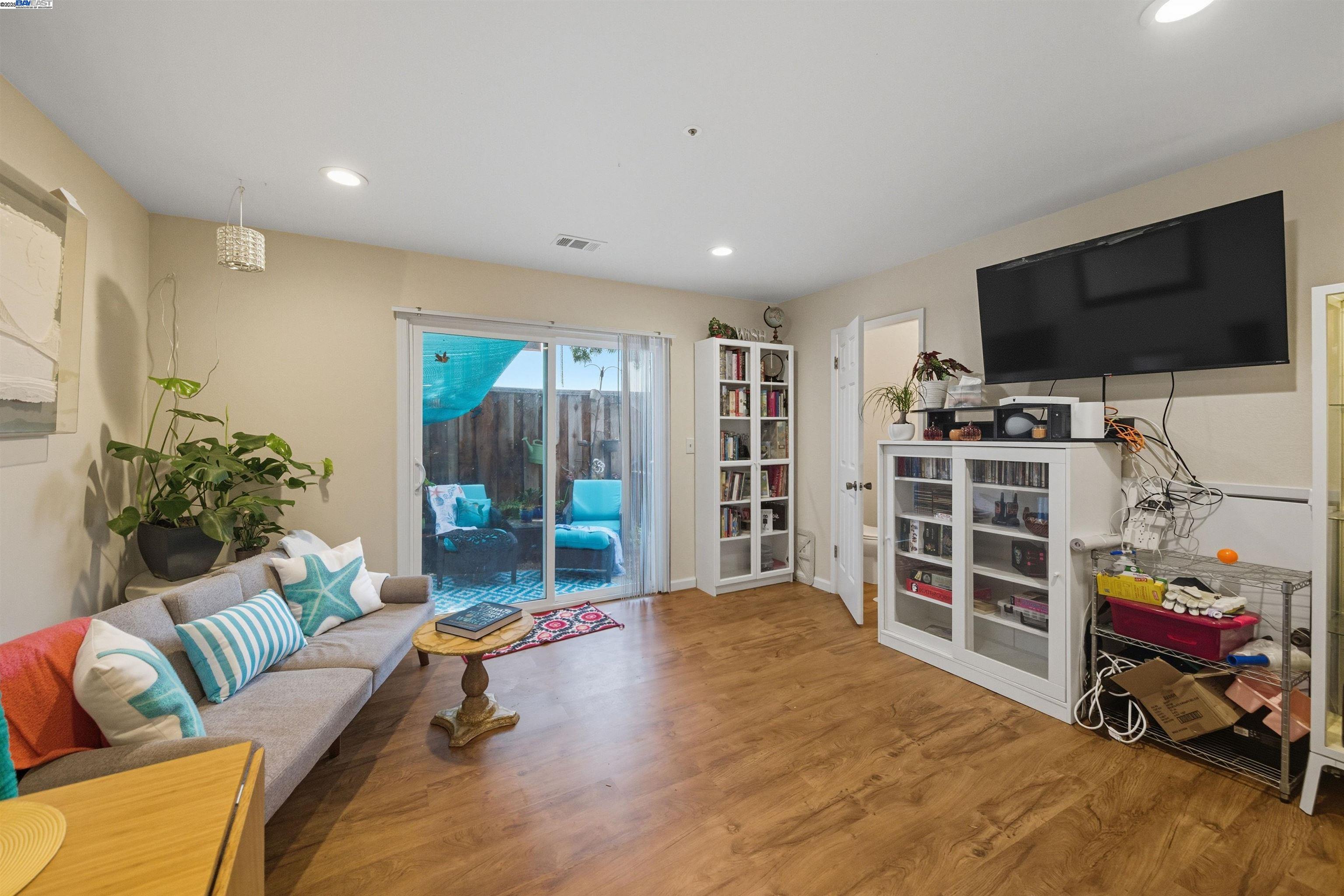 Photo #6: 41113523 Listing 