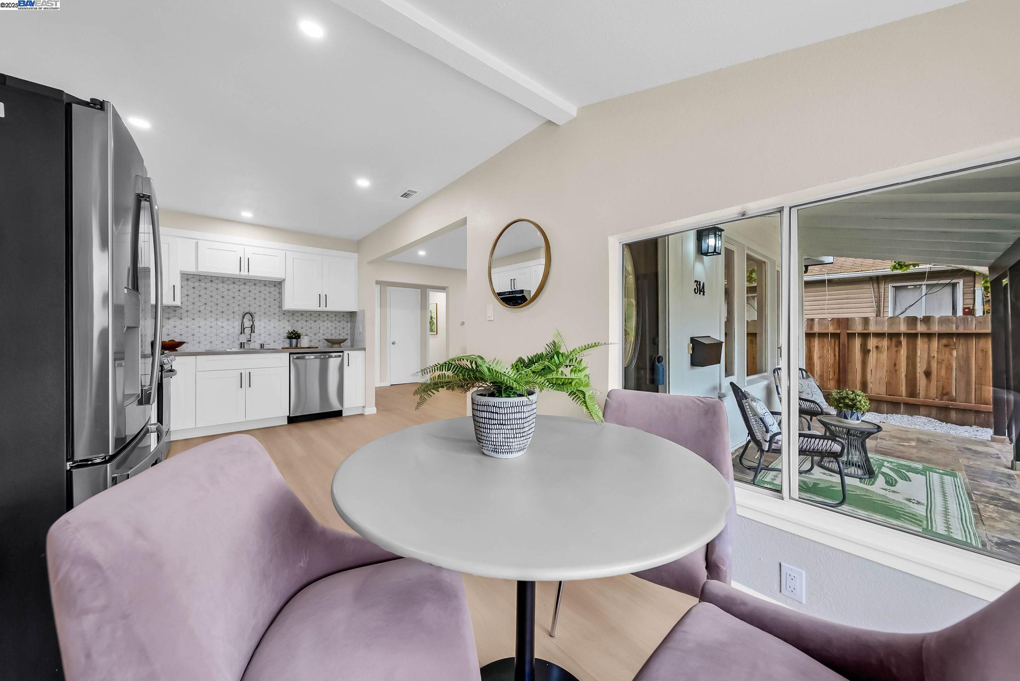 Detail Gallery Image 12 of 35 For 314 Cedar St, Redwood City,  CA 94063 - 3 Beds | 2 Baths