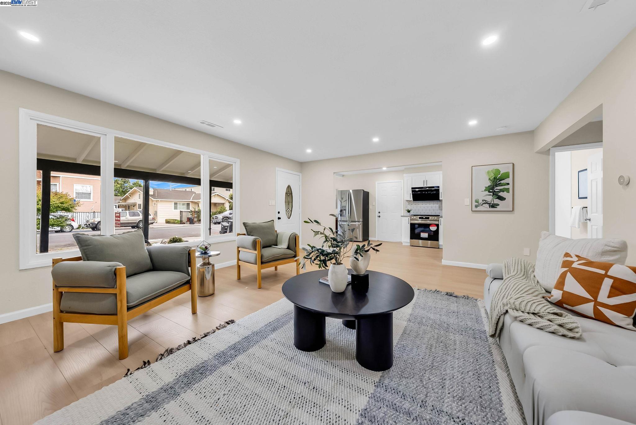 Detail Gallery Image 8 of 35 For 314 Cedar St, Redwood City,  CA 94063 - 3 Beds | 2 Baths