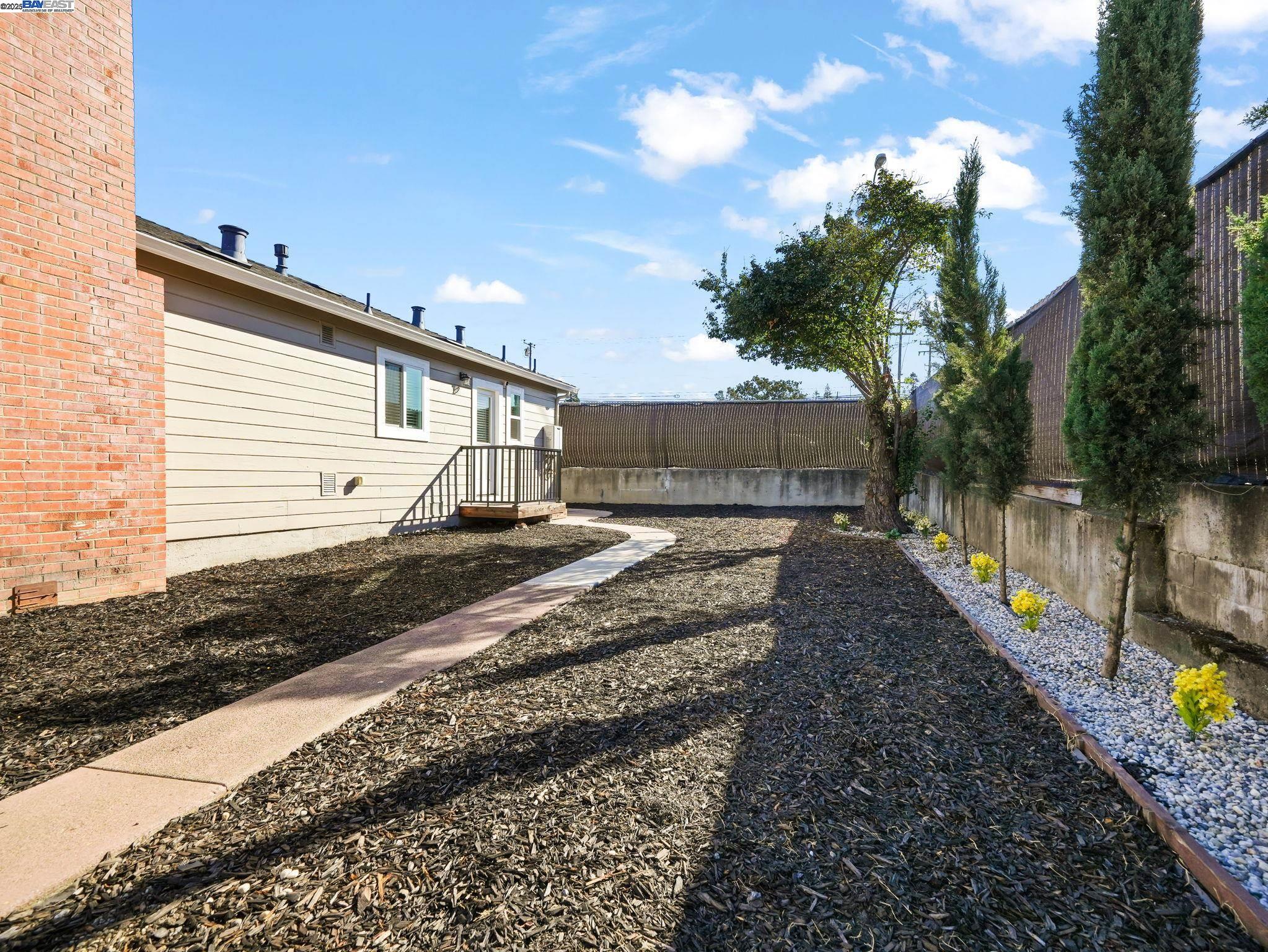 Detail Gallery Image 21 of 27 For 4171 Wilson Ave, Castro Valley,  CA 94546 - 3 Beds | 2/1 Baths