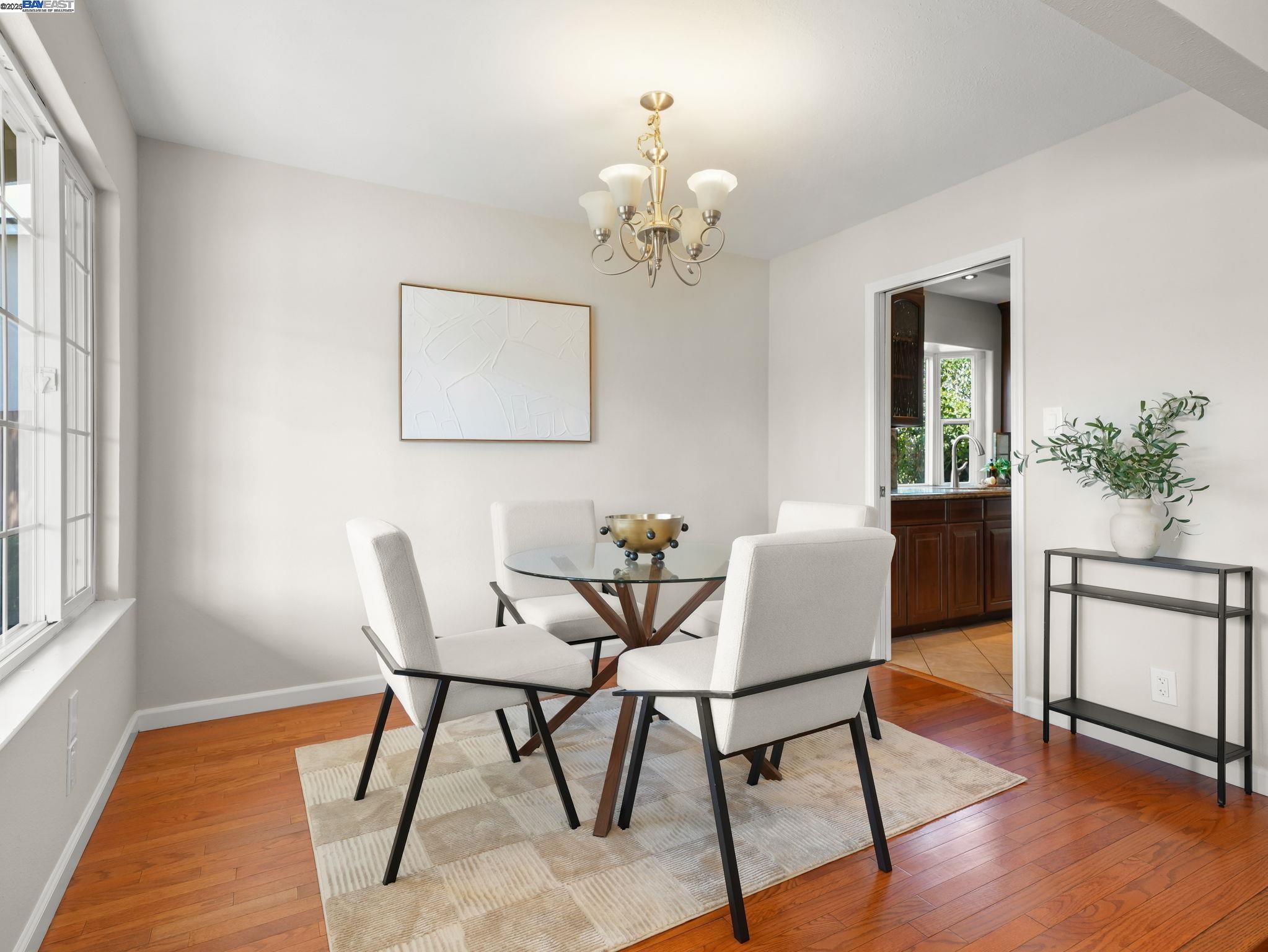 Detail Gallery Image 7 of 47 For 39530 Dorrington Ct, Fremont,  CA 94538 - 4 Beds | 2/1 Baths