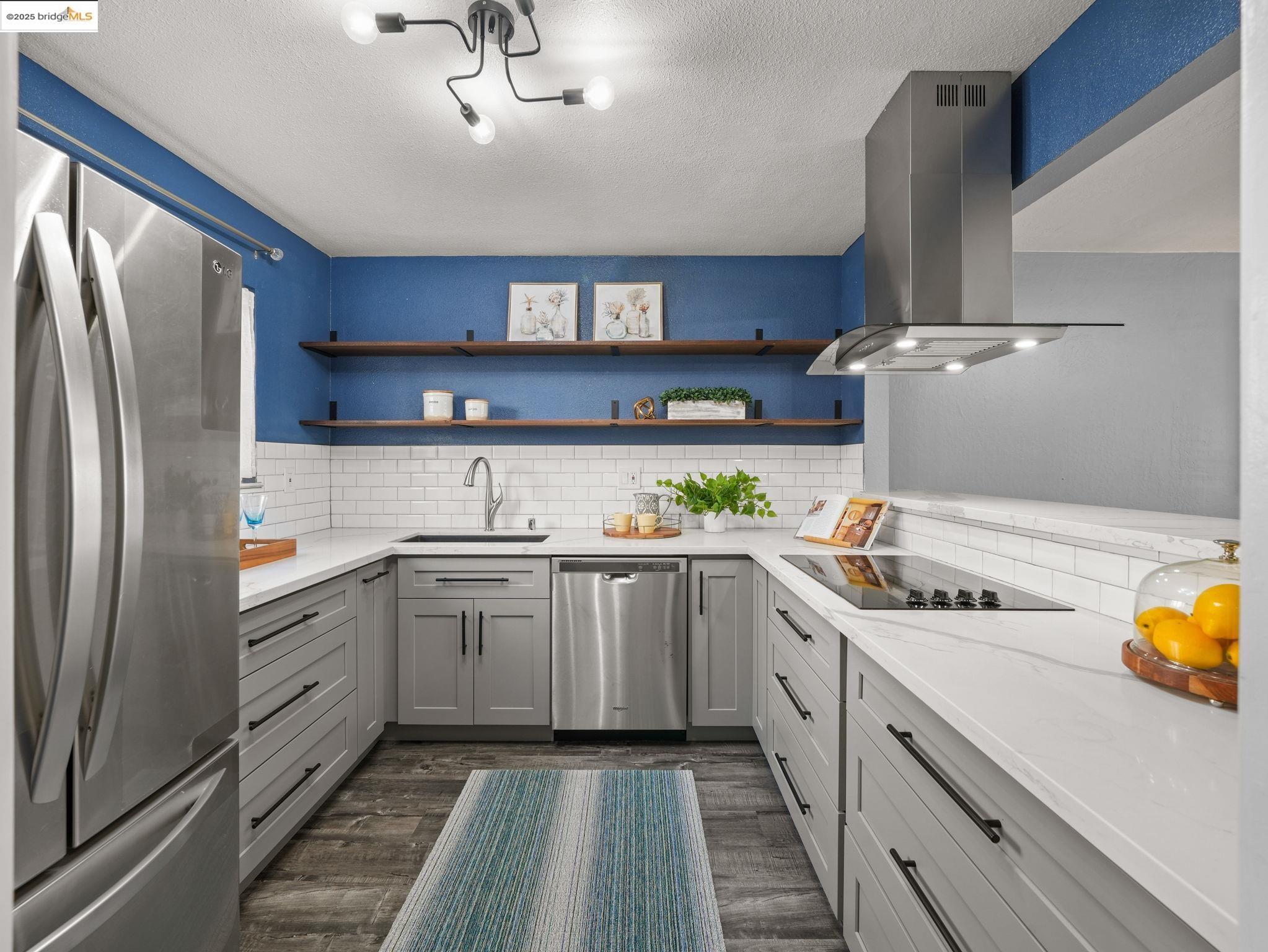 MLS: 41113562 Condo For Sale