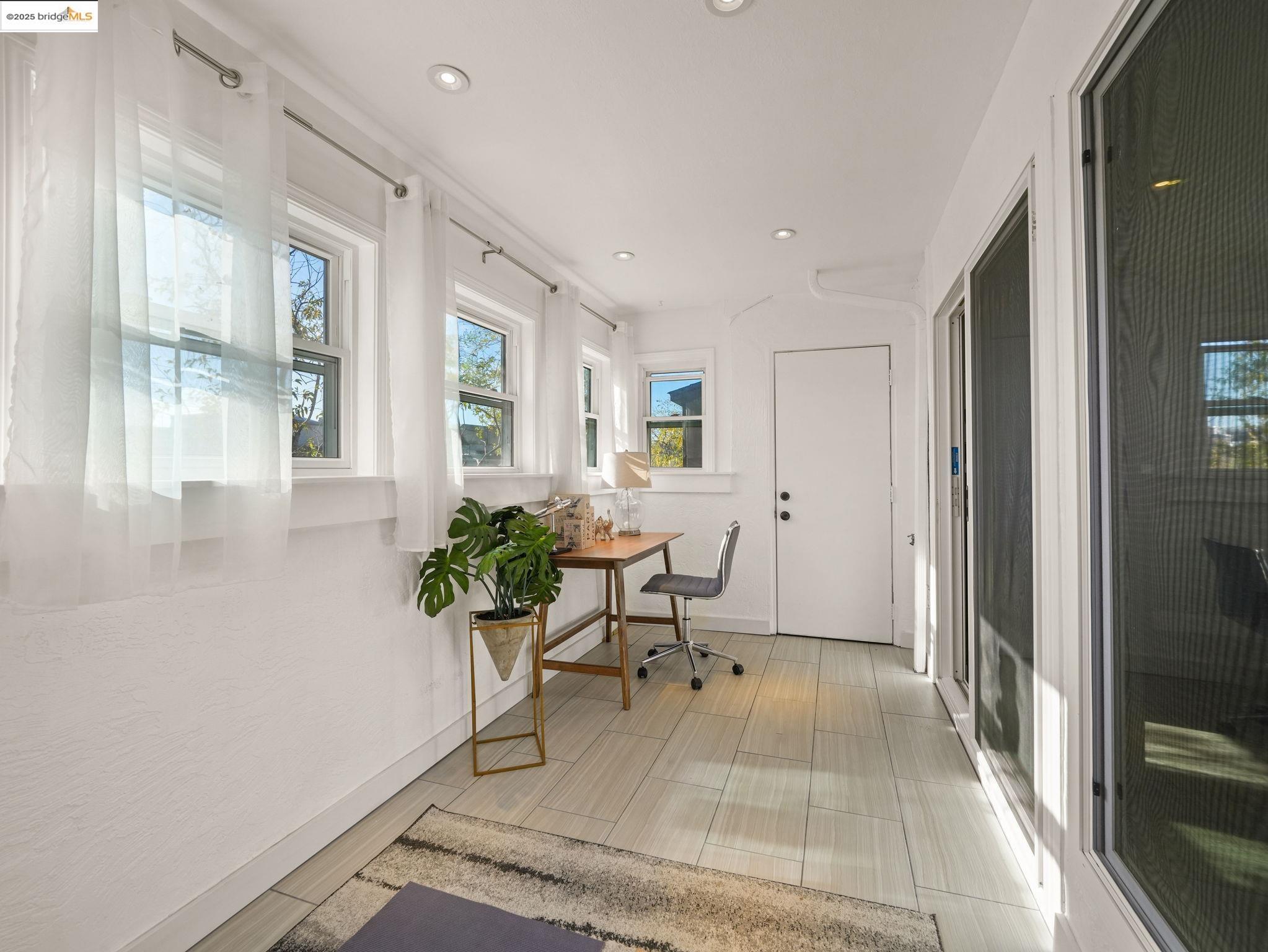 Detail Gallery Image 14 of 41 For 2106 Otis Dr #D,  Alameda,  CA 94501 - 2 Beds | 1/1 Baths