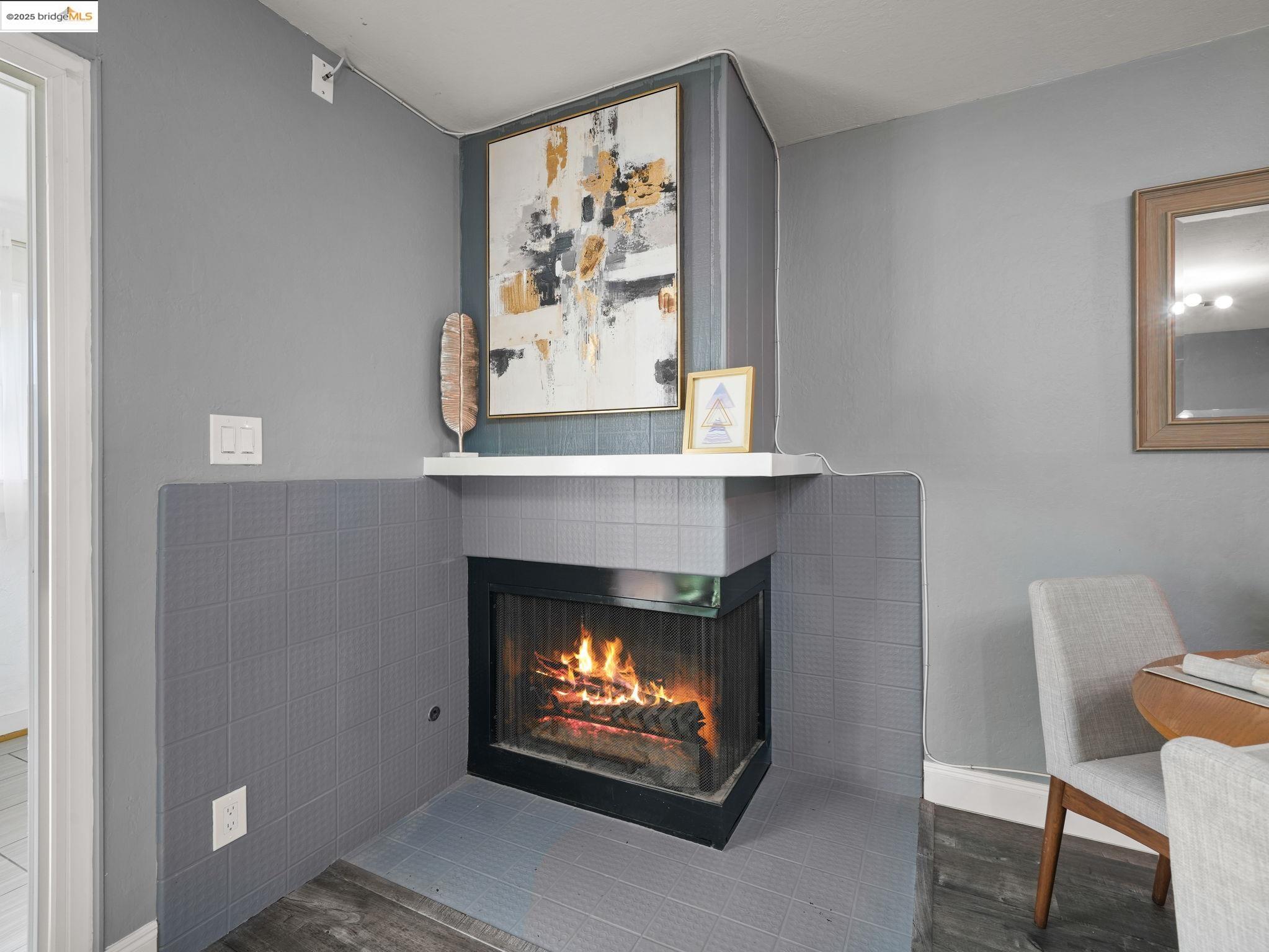 Detail Gallery Image 16 of 41 For 2106 Otis Dr #D,  Alameda,  CA 94501 - 2 Beds | 1/1 Baths
